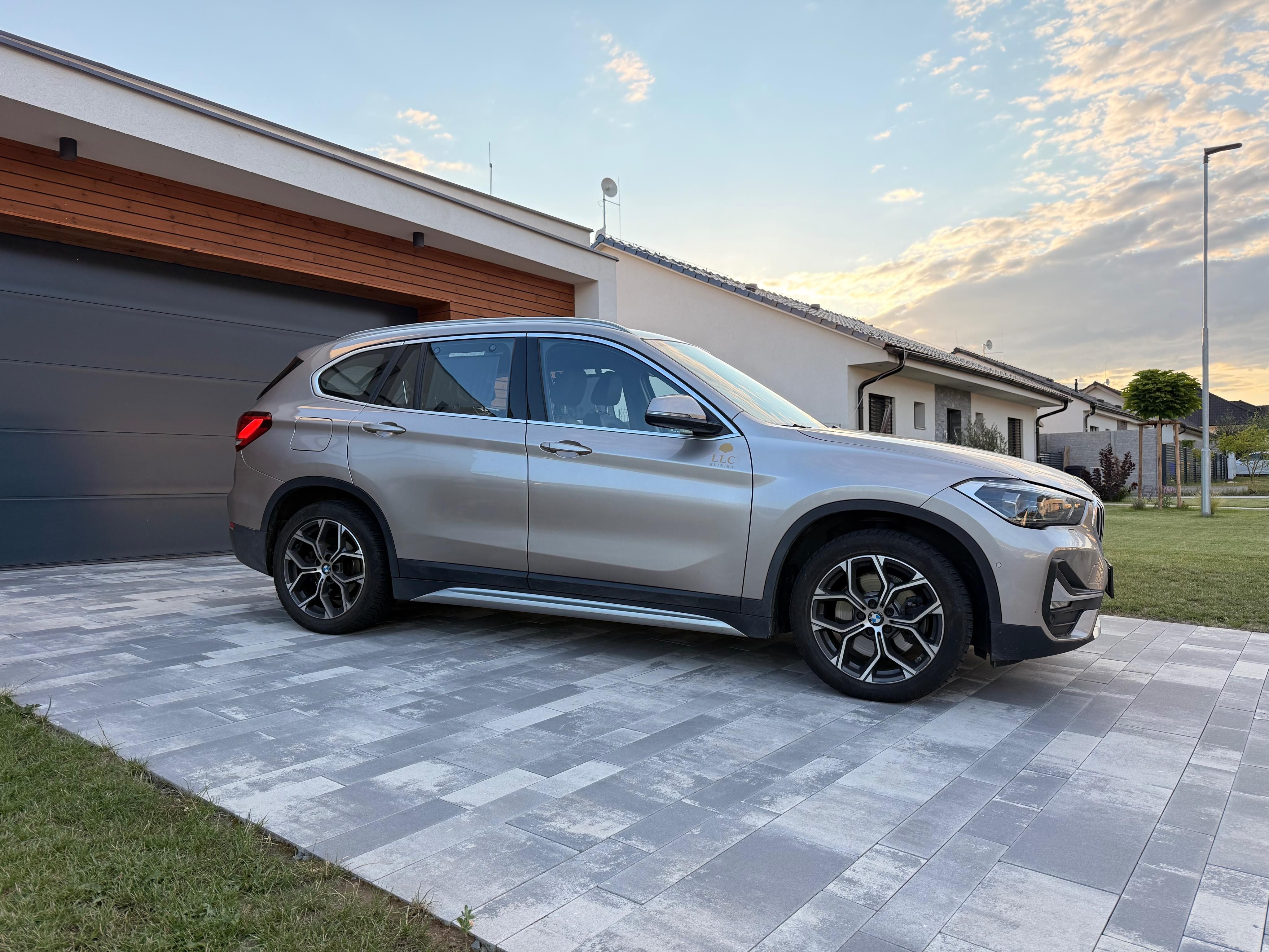 BMW iX1, BMW X1 - xDrive 20D - fotka 5