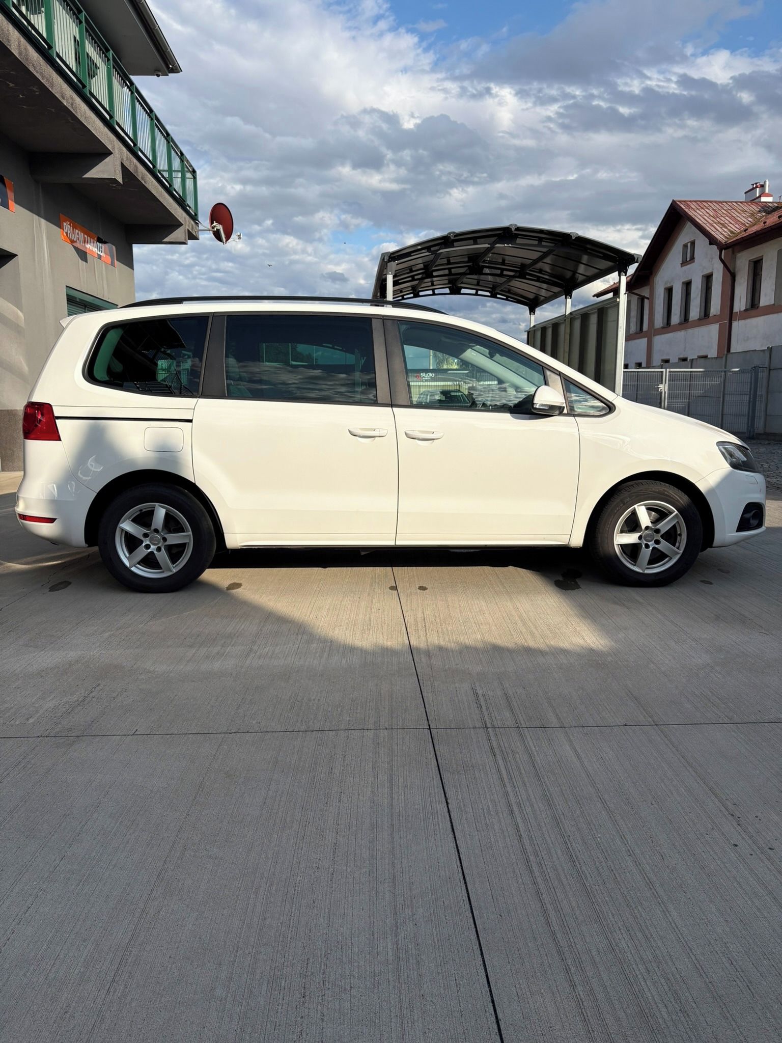 Seat Alhambra, 2.0 TDI 103 kW, 7 míst, manual - fotka 4