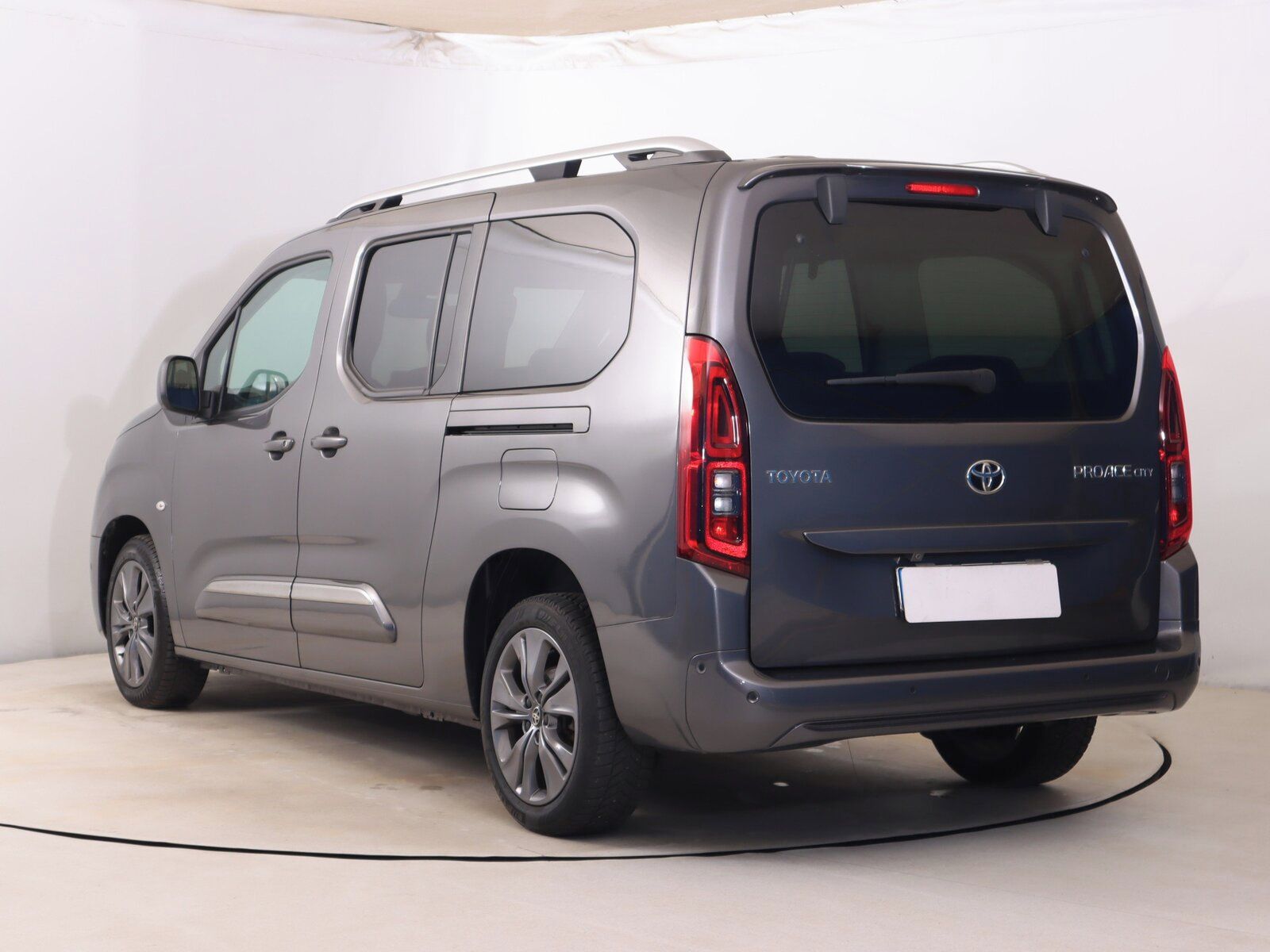 Toyota Proace City Verso, Maxi 1.2 T, Family, 5Míst - fotka 4
