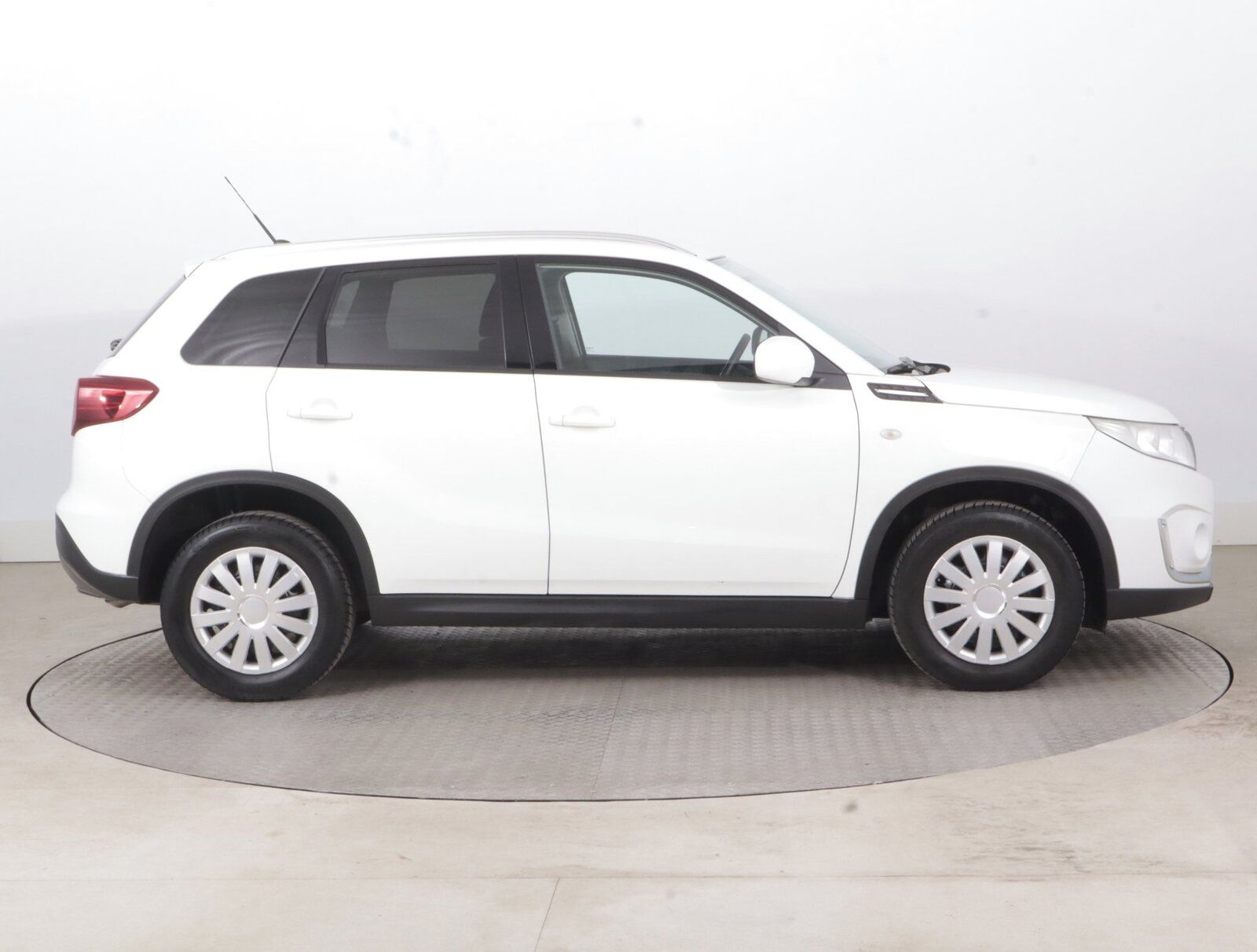 Suzuki Vitara, 1.0 BoosterJet, Automat - fotka 6