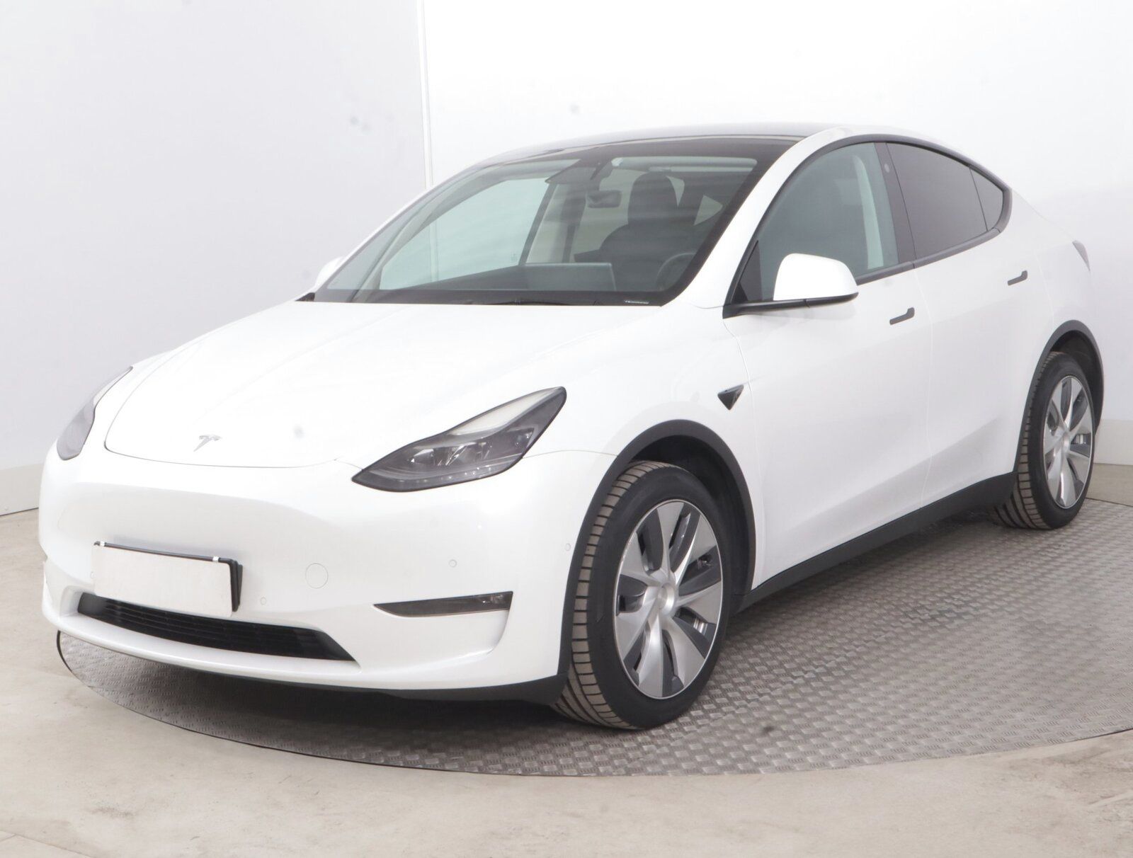 Tesla Model Y, Long Range AWD 79kWh, SoH 91% - fotka 2