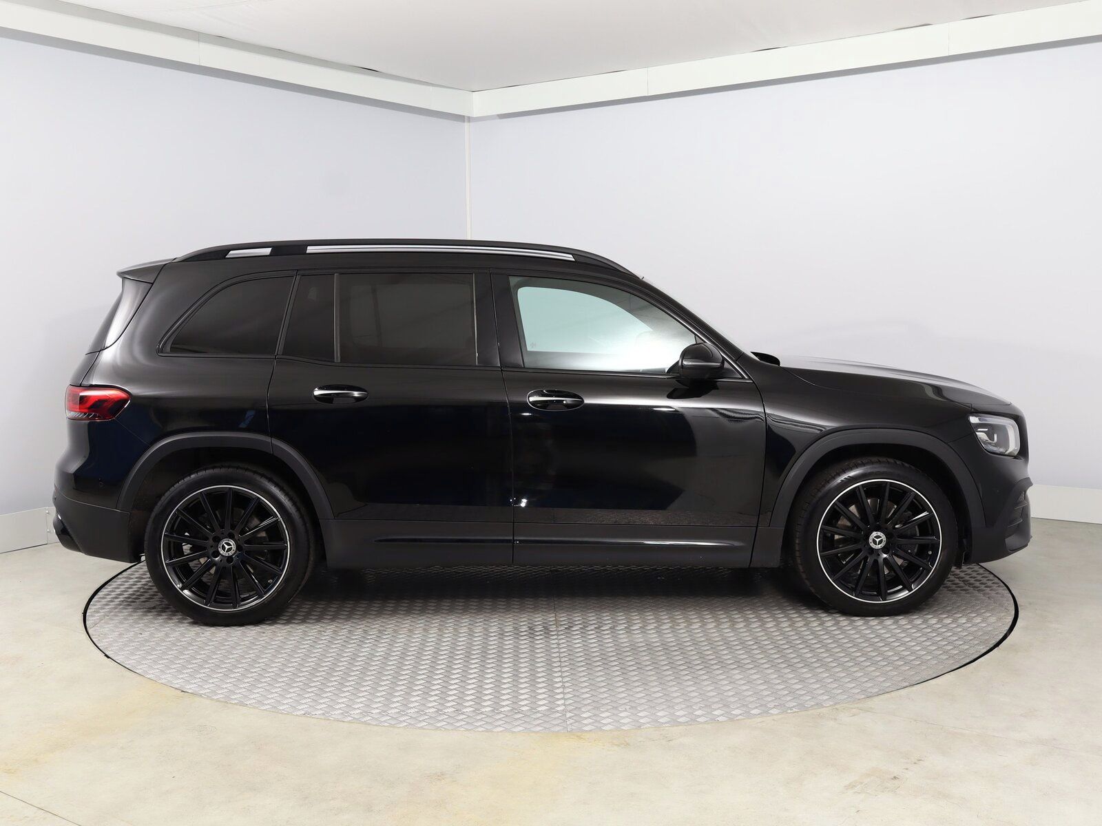 Mercedes-Benz GLB, GLB 250 4MATIC, AMG line, 4X4 - fotka 6