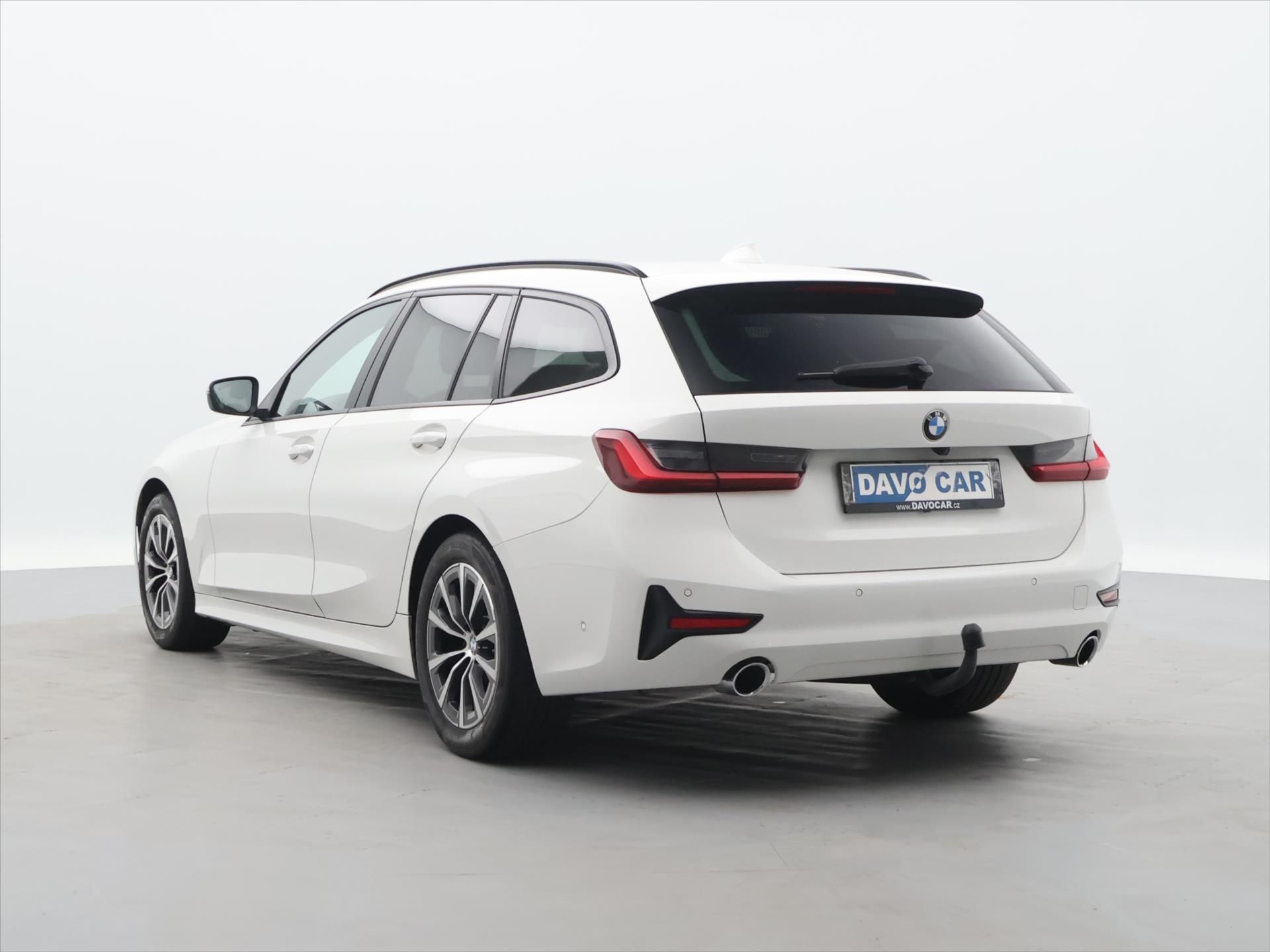 BMW Řada 3, Touring 2,0 320d 140kW CZ DPH - fotka 5