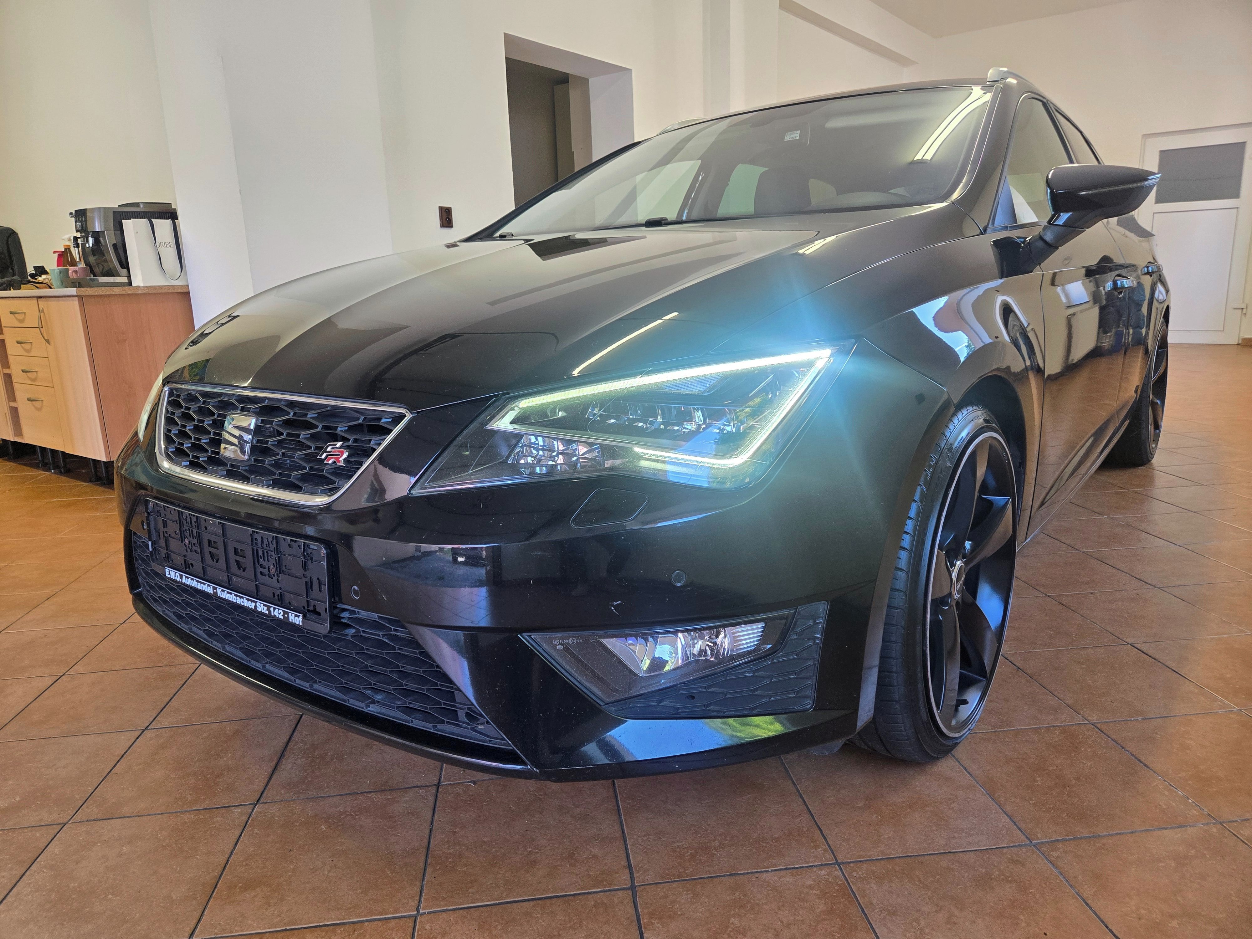 Seat Leon, 2,0TDi 135kW ST-FR - fotka 2