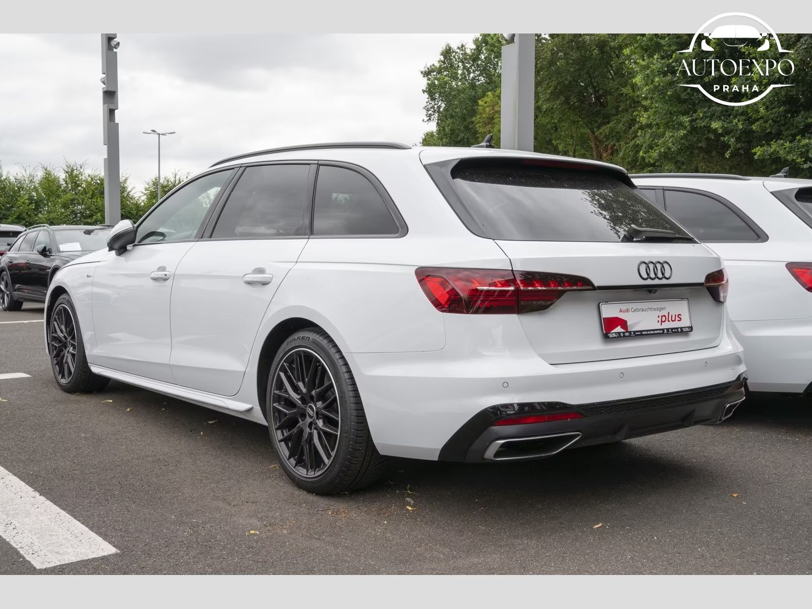Audi A4, Avant 40 TDI S line Matrix* - fotka 4