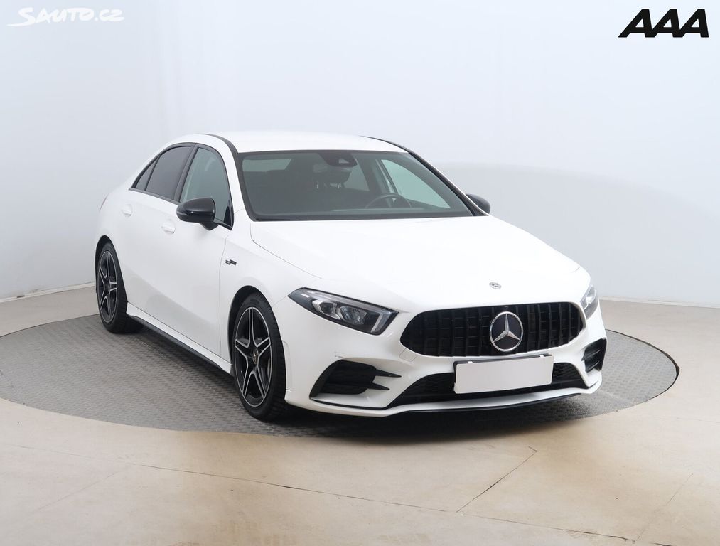 Mercedes-Benz Třídy A, 35 AMG 4MATIC, AMG line, 4X4