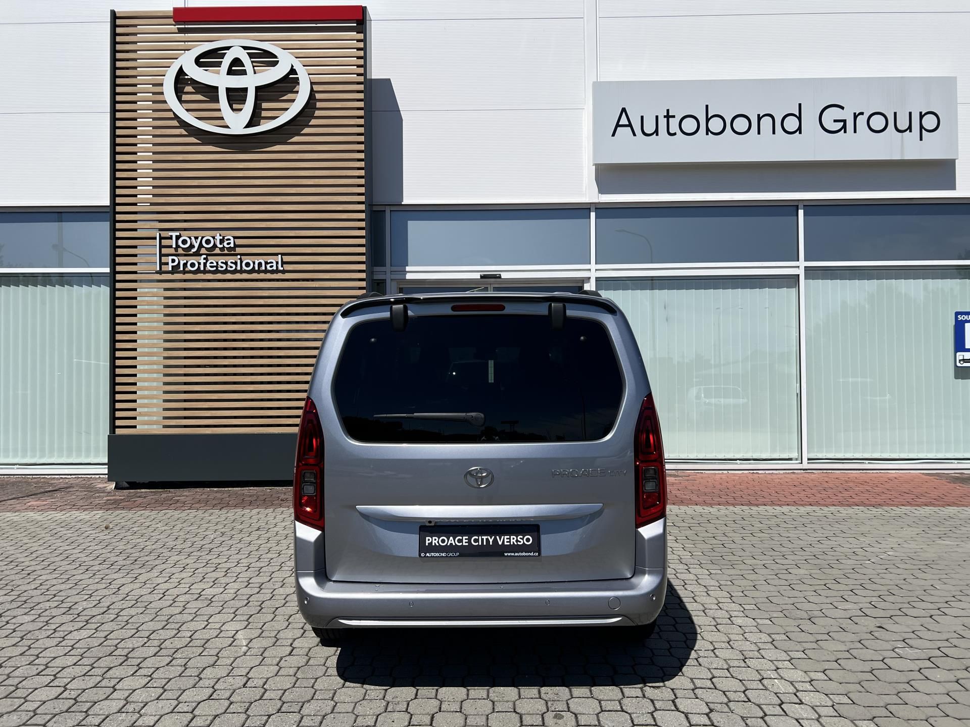 Toyota Proace City Verso, 1.2T 6MT Family 5S - fotka 5