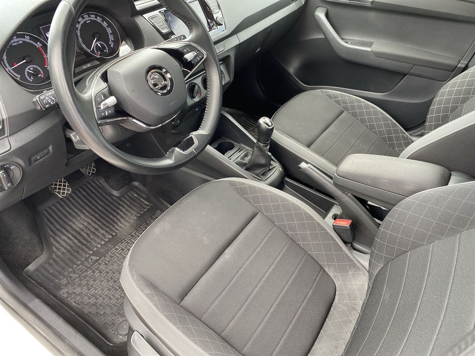 Škoda Fabia, Combi 1.0 TSI Ambition TOP - fotka 6