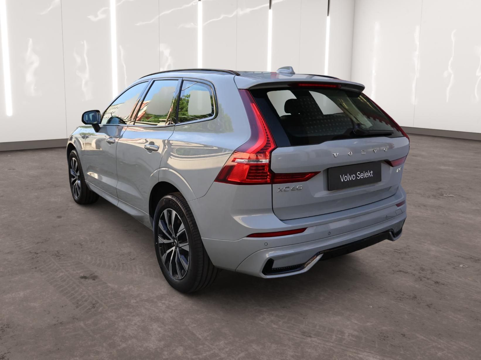 Volvo XC60, Plus, B5 AWD Mild hybrid - fotka 2