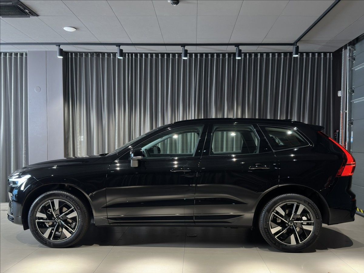 Volvo XC60, 2,0 B5  Plus Dark - fotka 2
