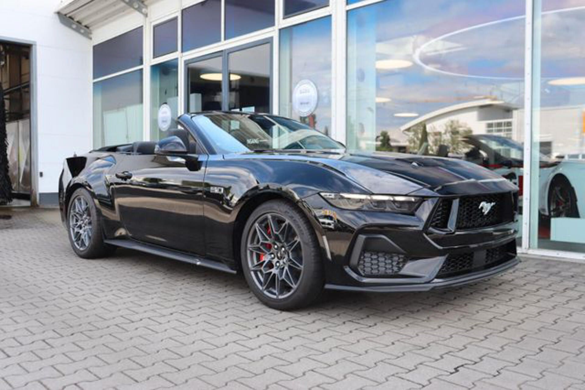 Ford Mustang, 5.0 Convertible MagneRide - fotka 3