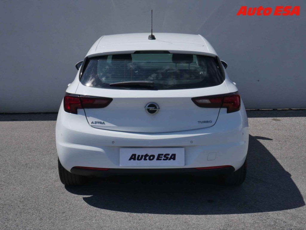 Opel Astra, 1.4,2.maj,ČR - fotka 5