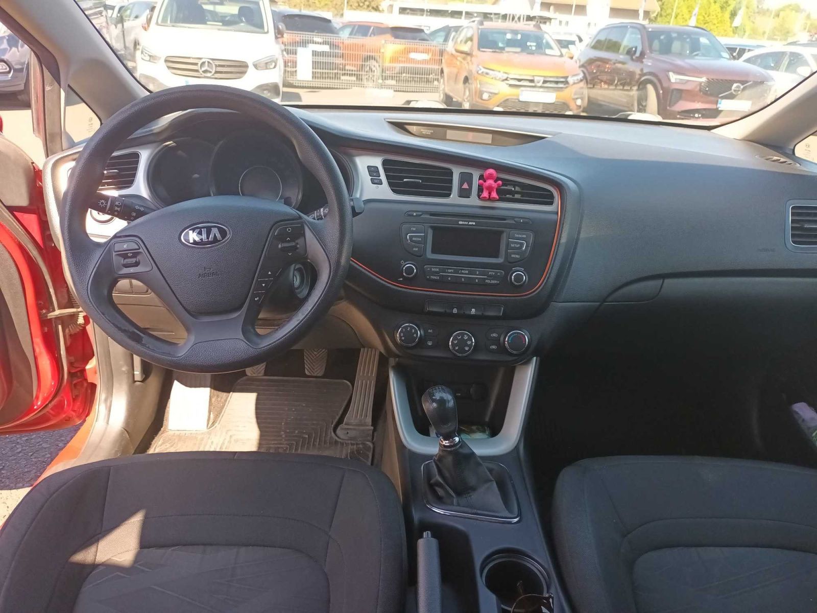 Kia Cee´d, 1.4 CVVT, ČR,1.maj, Serv.kniha - fotka 3
