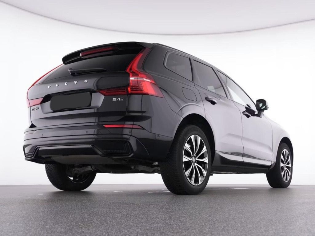 Volvo XC60, B4 2.0 AWD Plus*360° kamera* - fotka 2