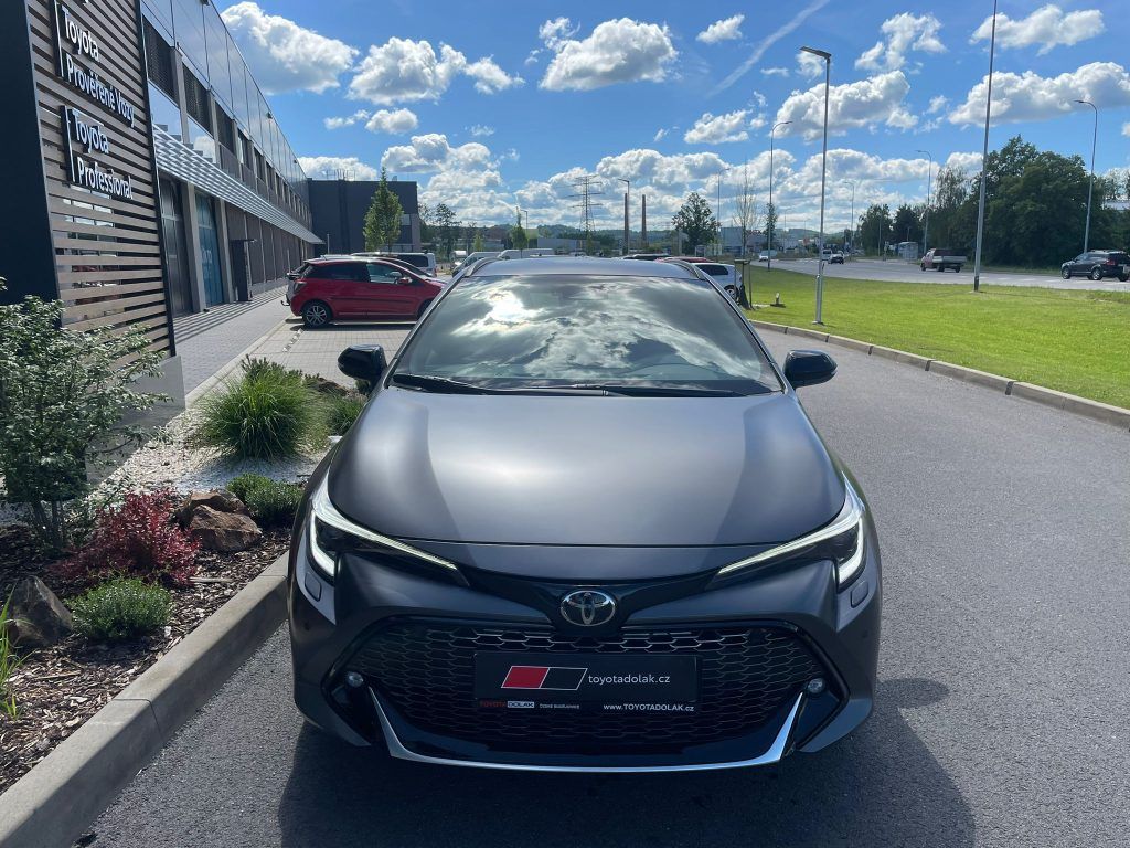 Toyota Corolla, 2.0 Hybrid automat GR SPORT - fotka 3