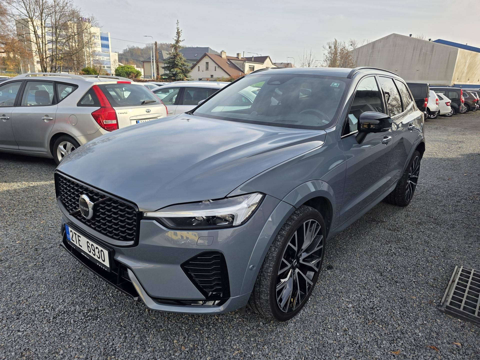 Volvo XC60, 2.0 D R-Designe Bowers&Wilkins - fotka 3