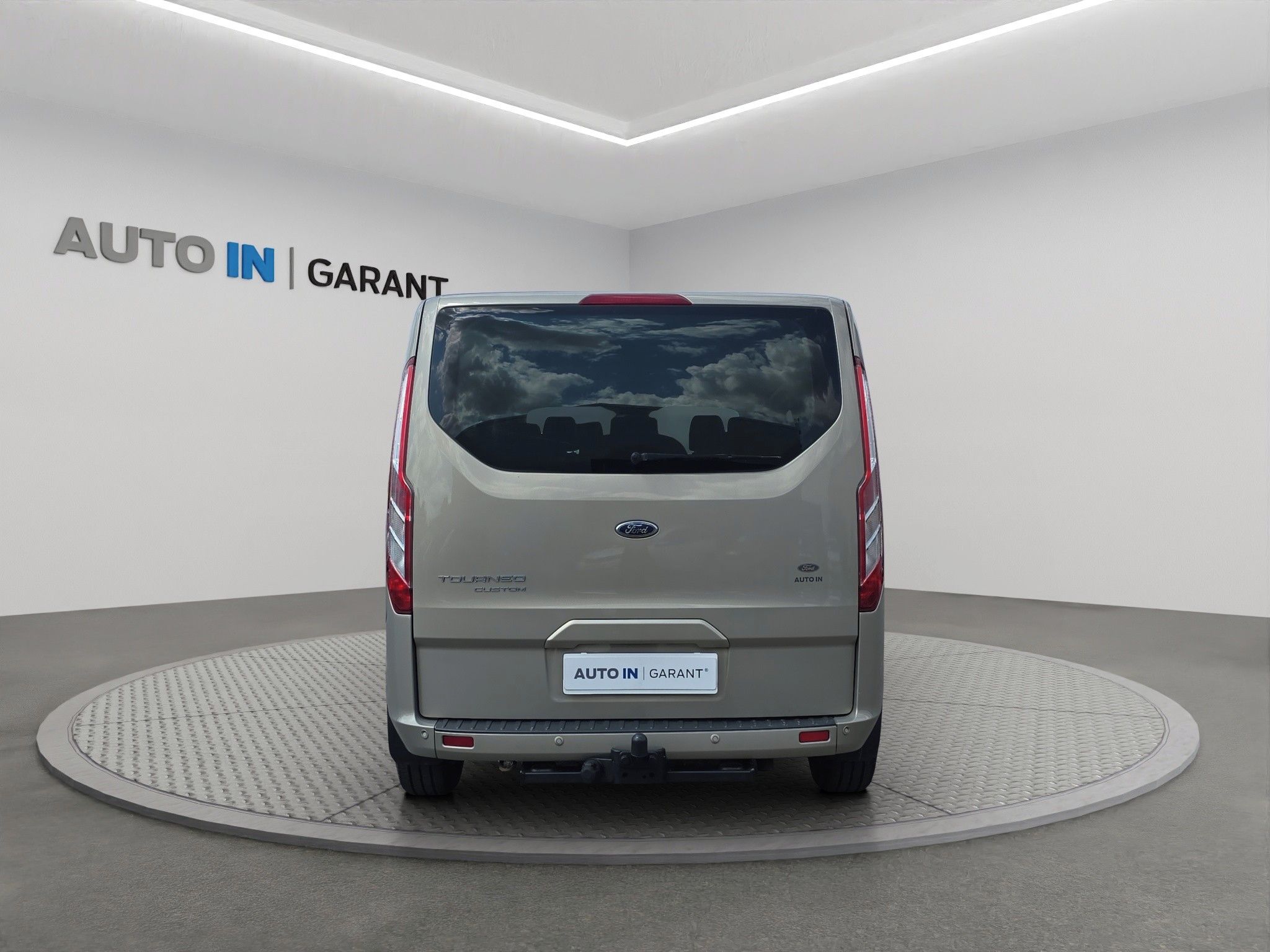 Ford Tourneo Custom, 2.0 TDCi 96kW, L2 ČR, 1. Maj., - fotka 6