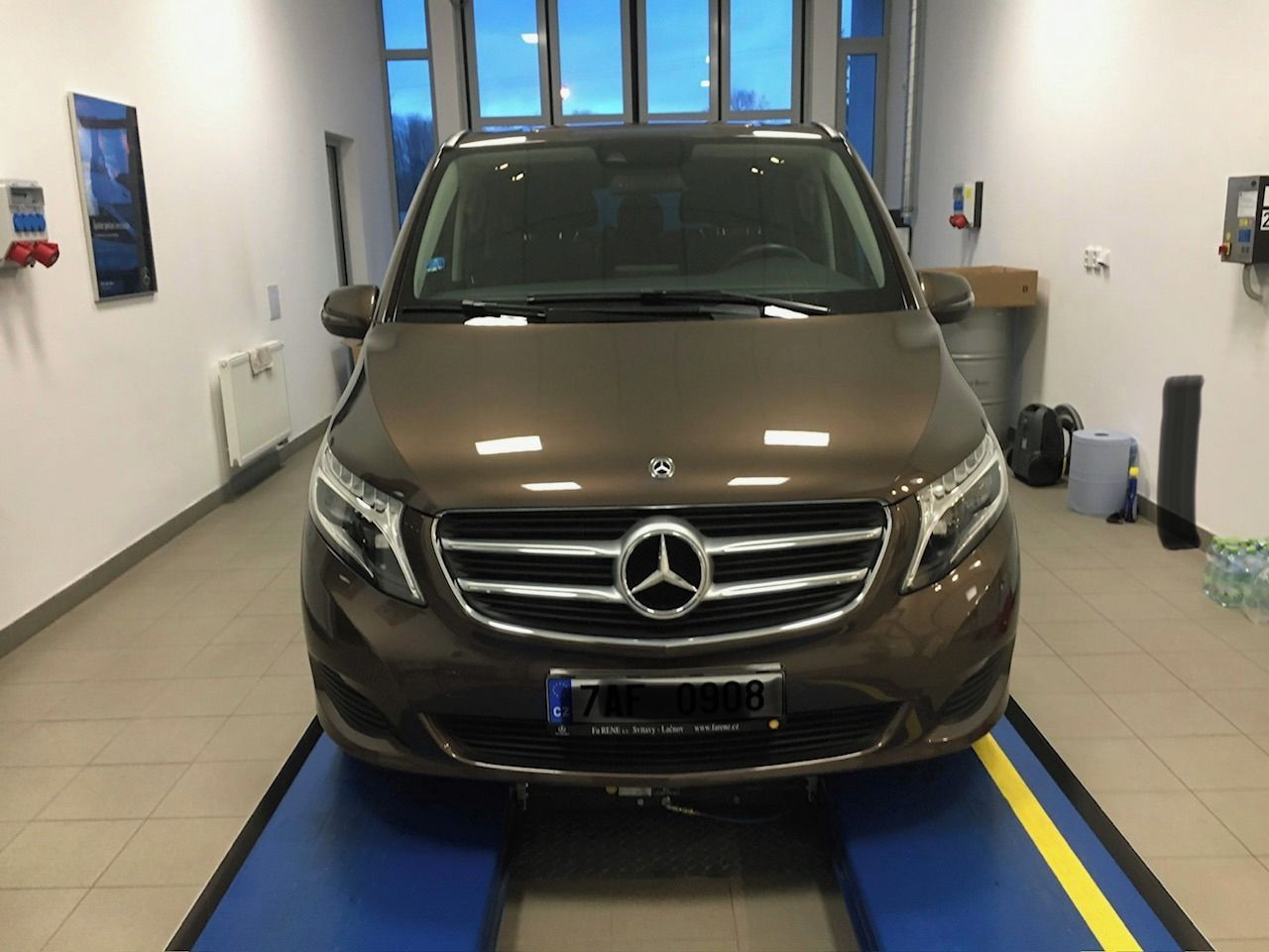 Mercedes-Benz Třídy V, V 220 d VKL/L (120 kW), 7 míst