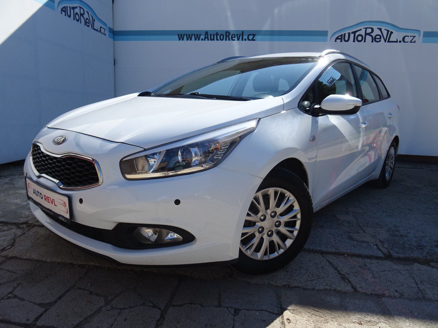 Kia Cee´d, 1.6CRDi,94kW,NovéČR,klima - fotka 2