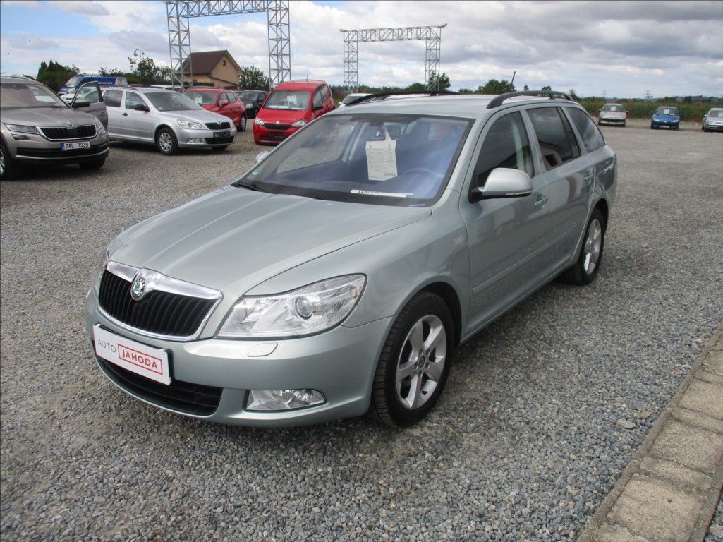Škoda Octavia, 1,4 TSI, klima,xenon,servis, - fotka 3