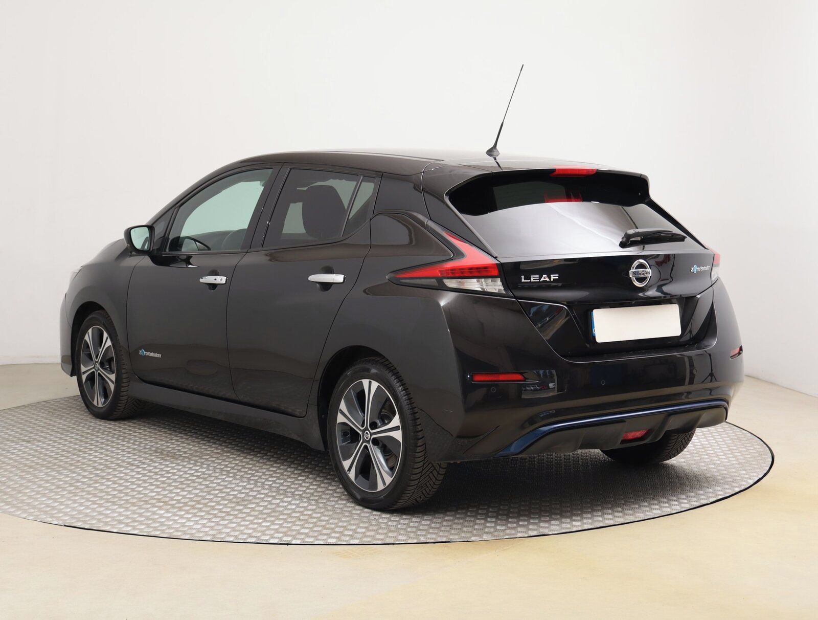 Nissan LEAF, 40 kWh, Automat, Navi - fotka 4