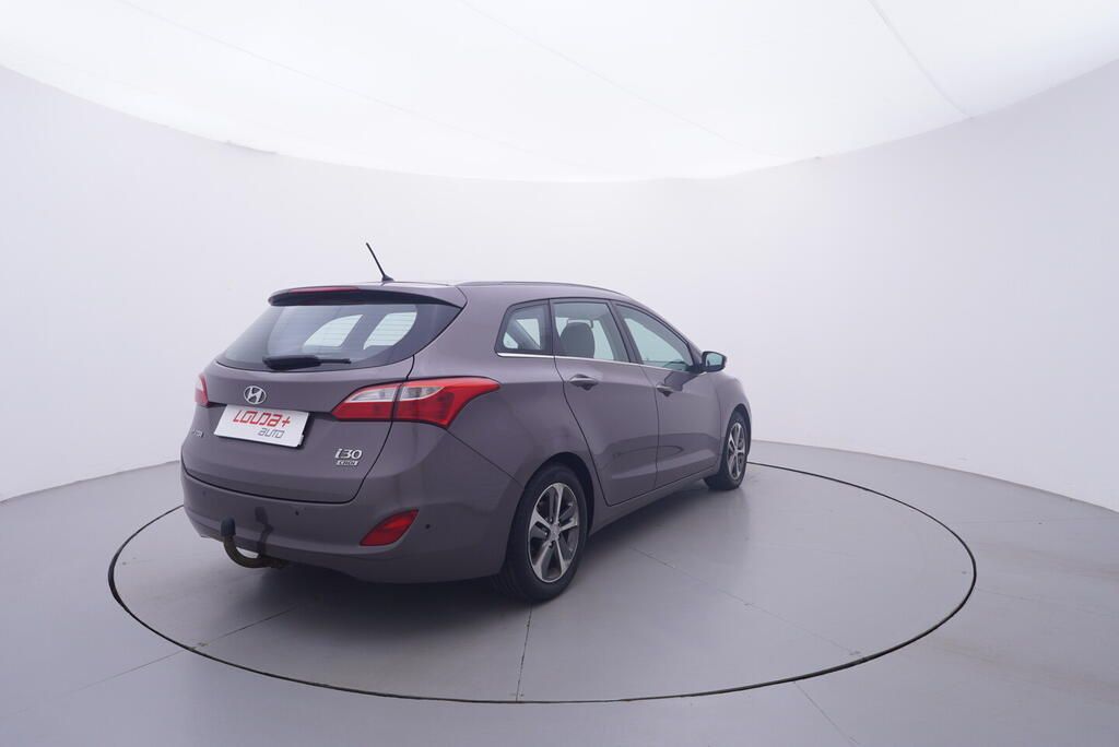 Hyundai i30, 1.6 CRDi 81 kW - fotka 5