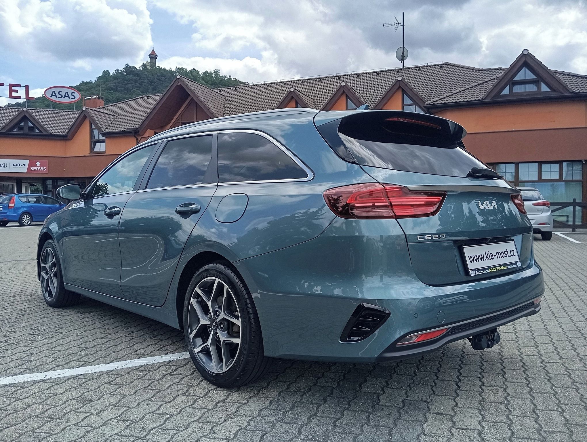 Kia Cee´d SW, 1.5 T-GDi TOP + tažné zařízení - fotka 6