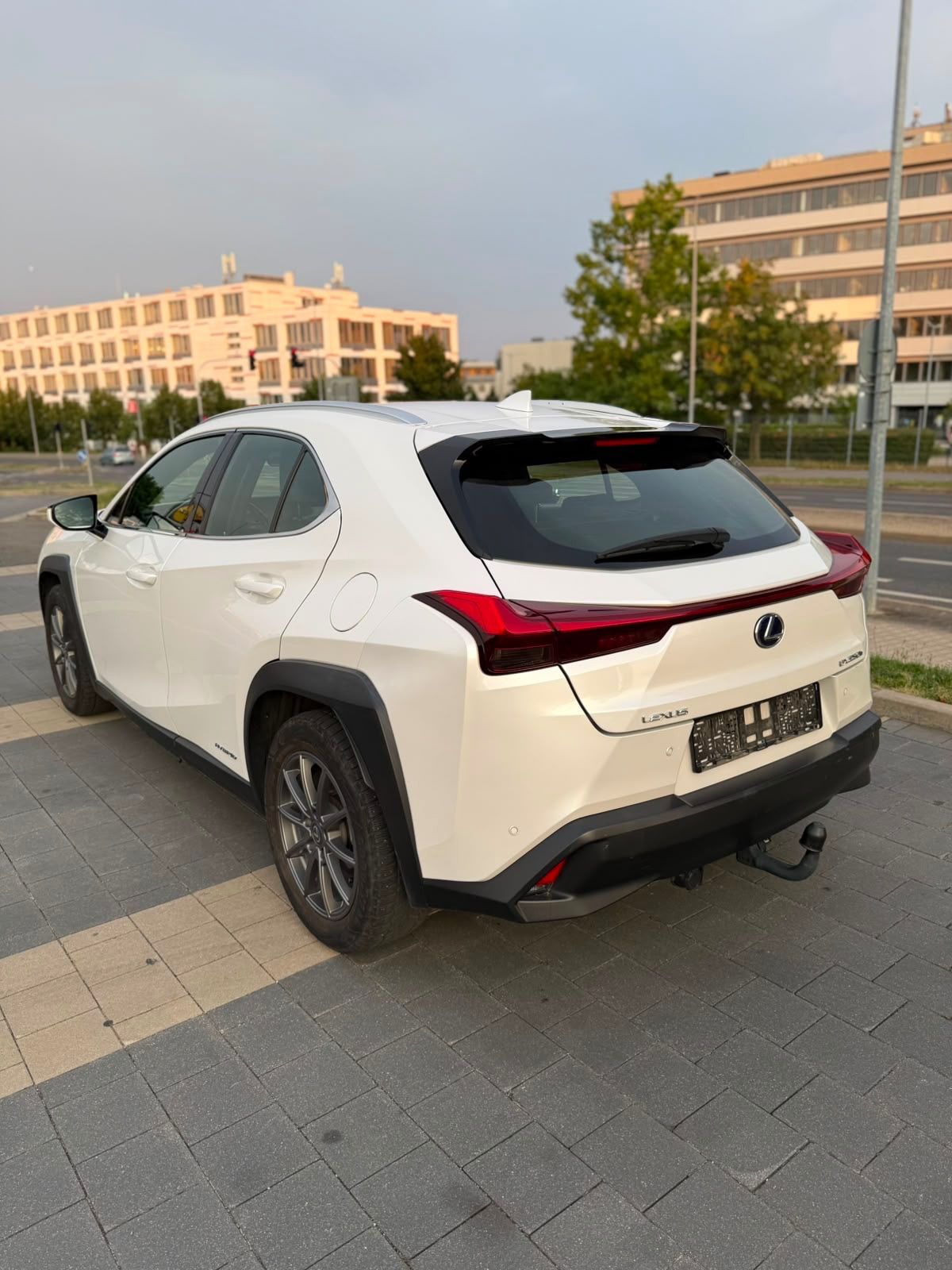 Lexus UX 250h - fotka 6