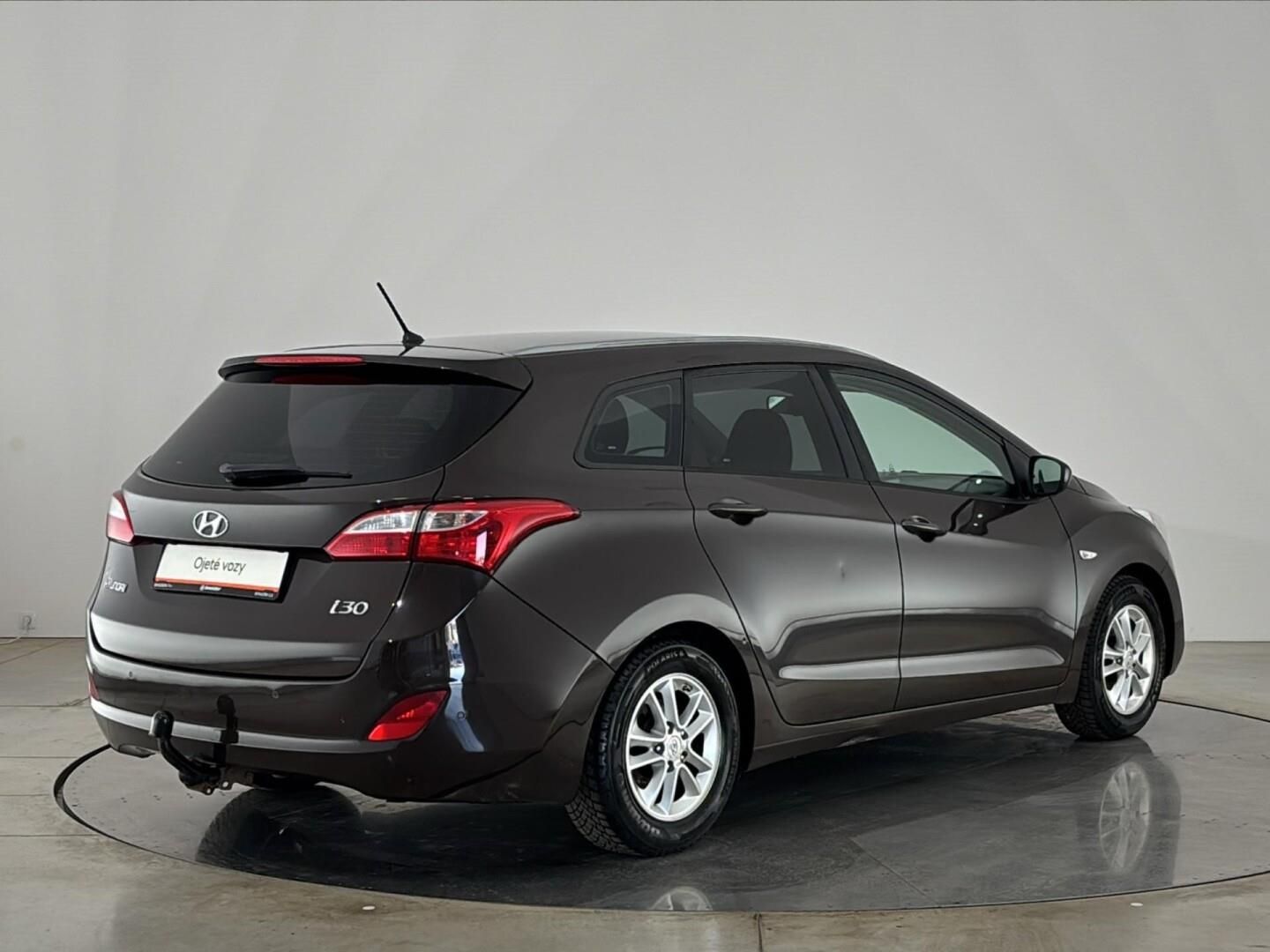Hyundai i30, 1.6 CVVT / 88 kW Trikolor - fotka 2