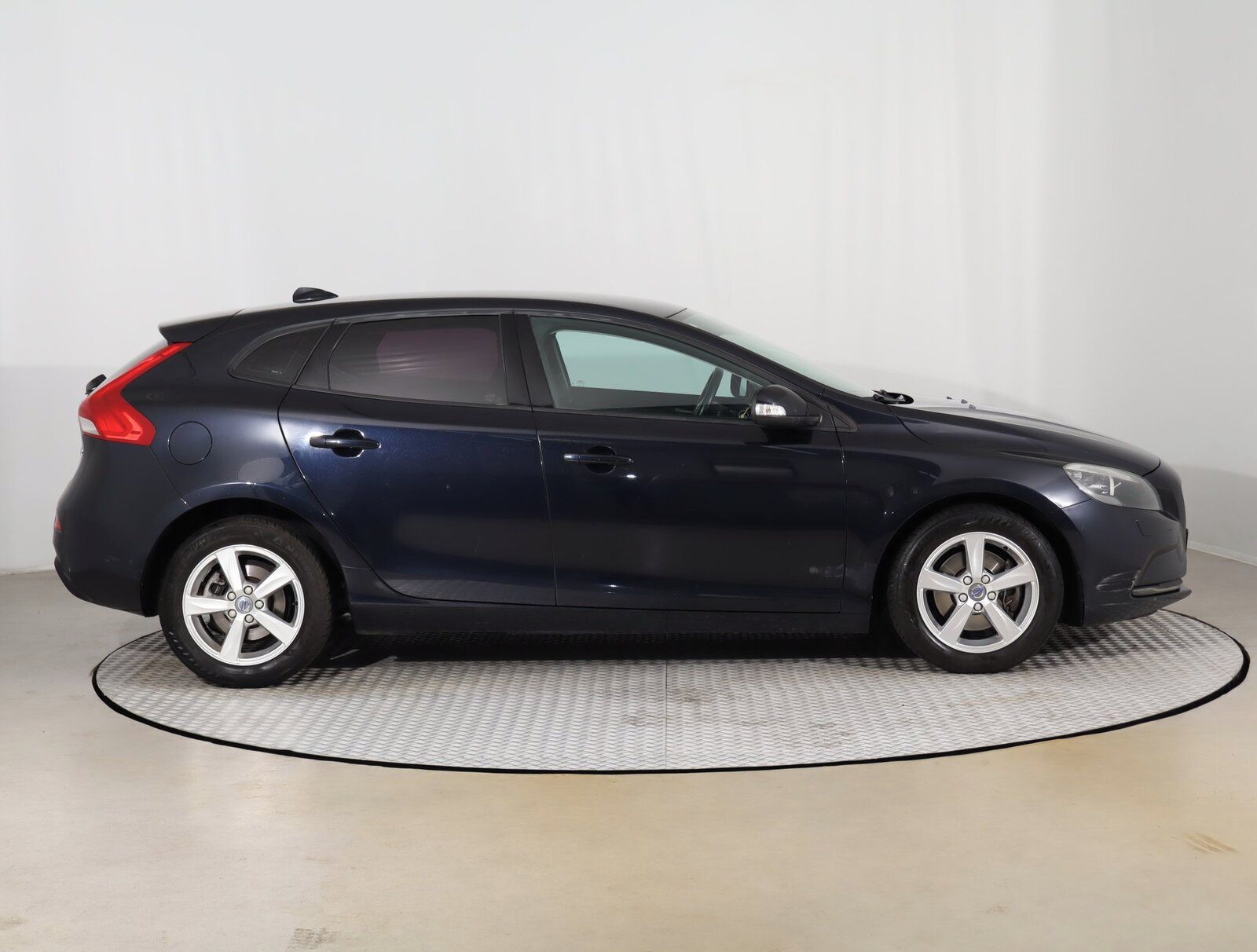 Volvo V40, 2.0 T2, Navi, Xenony - fotka 6