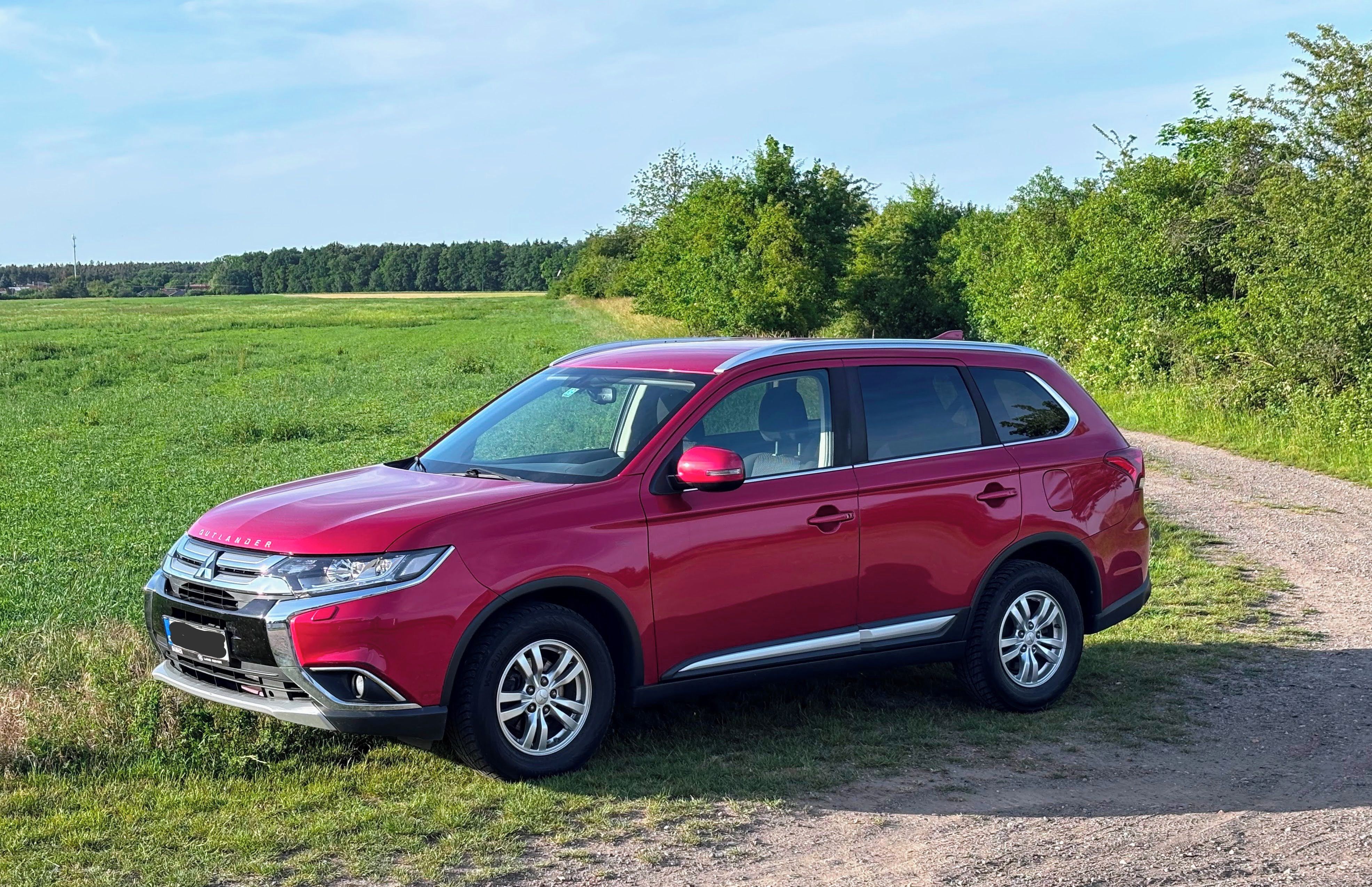 Mitsubishi Outlander, 2,0 | 4x4 | 2018 | 118tkm - fotka 3