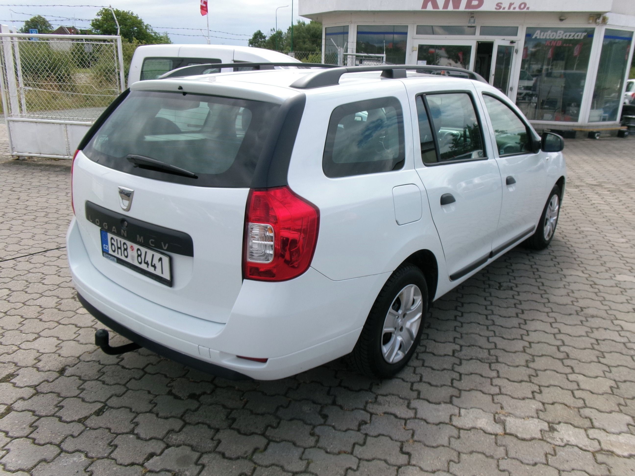 Dacia Logan, 1.2 54kw,1.maj.CZ,2x kola - fotka 6