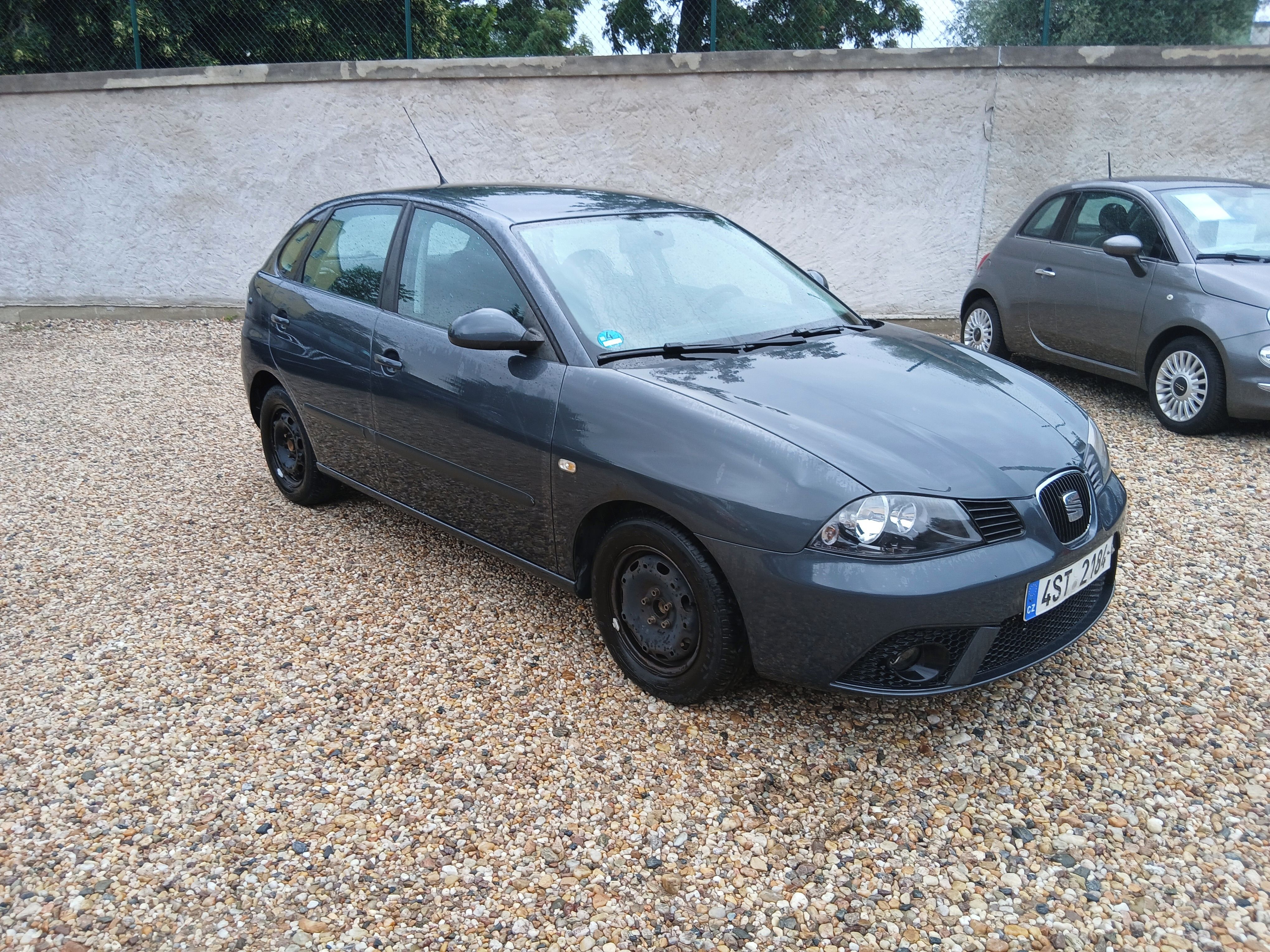 Seat Ibiza, 1.2i 51KW Klima + Zimní kola - fotka 3