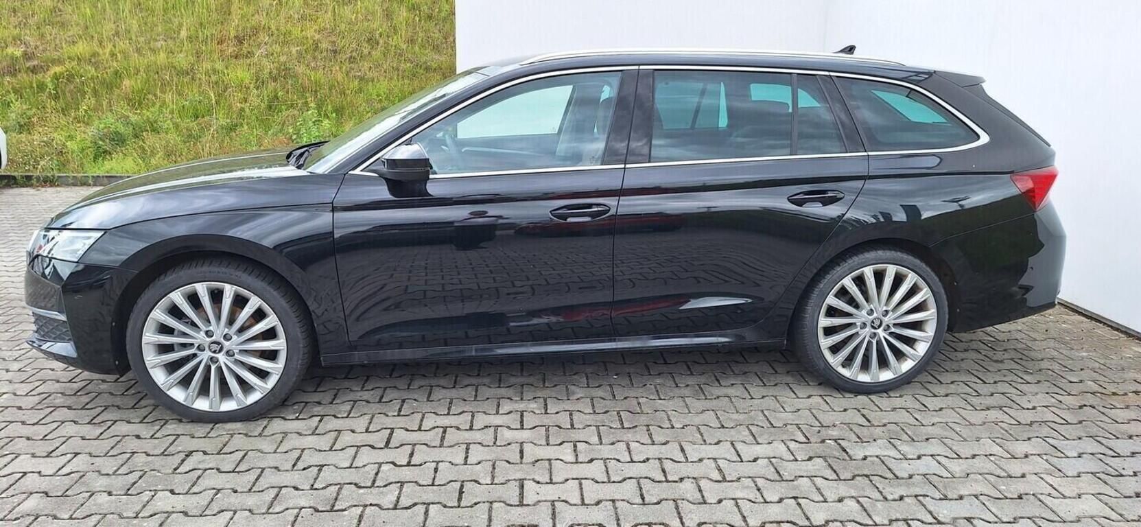 Škoda Octavia, Combi Exclusive Selection 2,0 - fotka 2