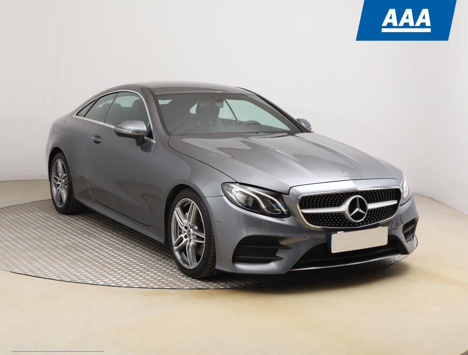 Mercedes-Benz Třídy E, 200, AMG Paket, Automat, Kůže