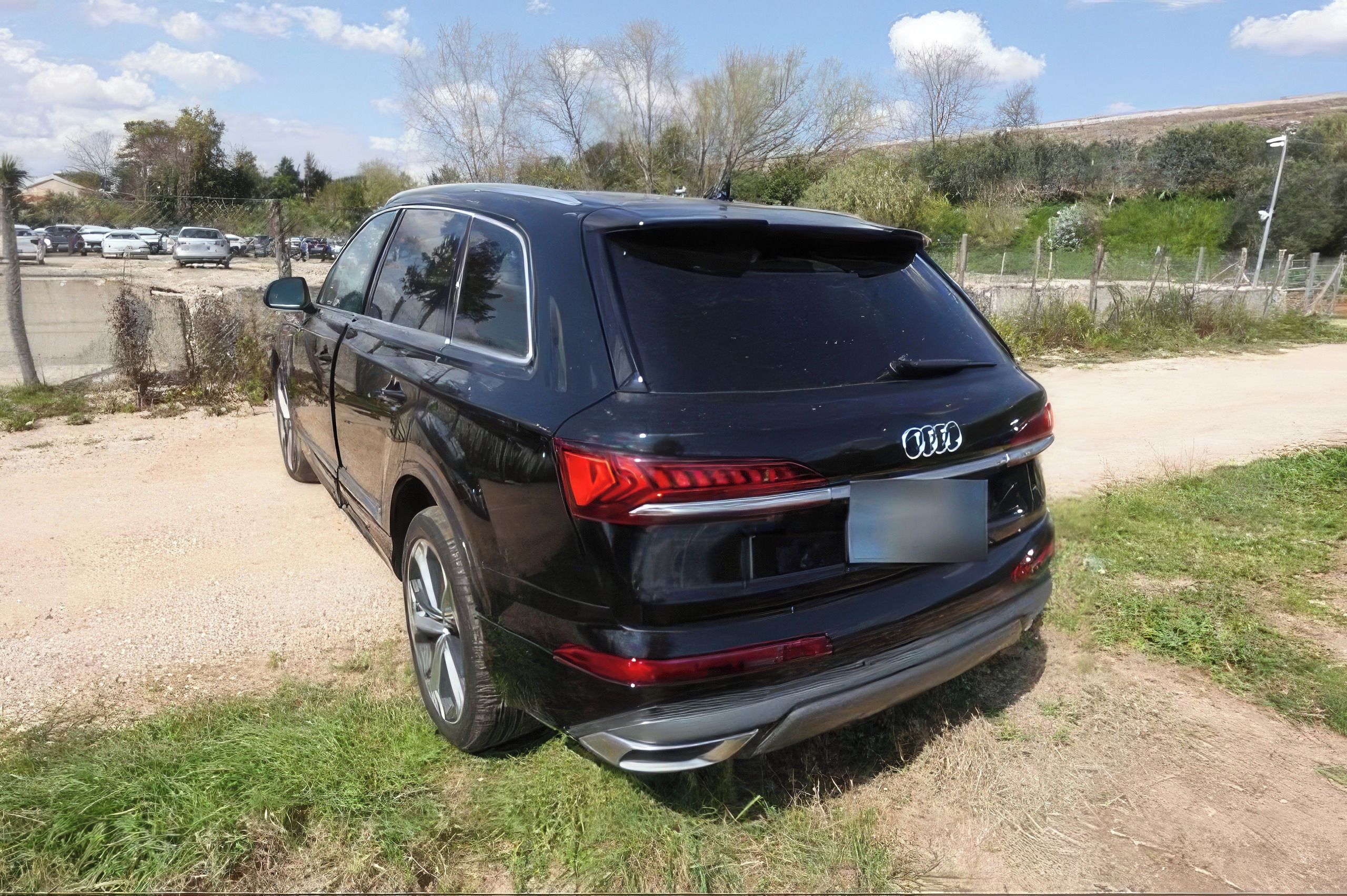 Audi Q7, 55TFSIe SLine Asistenti MATRIX - fotka 3