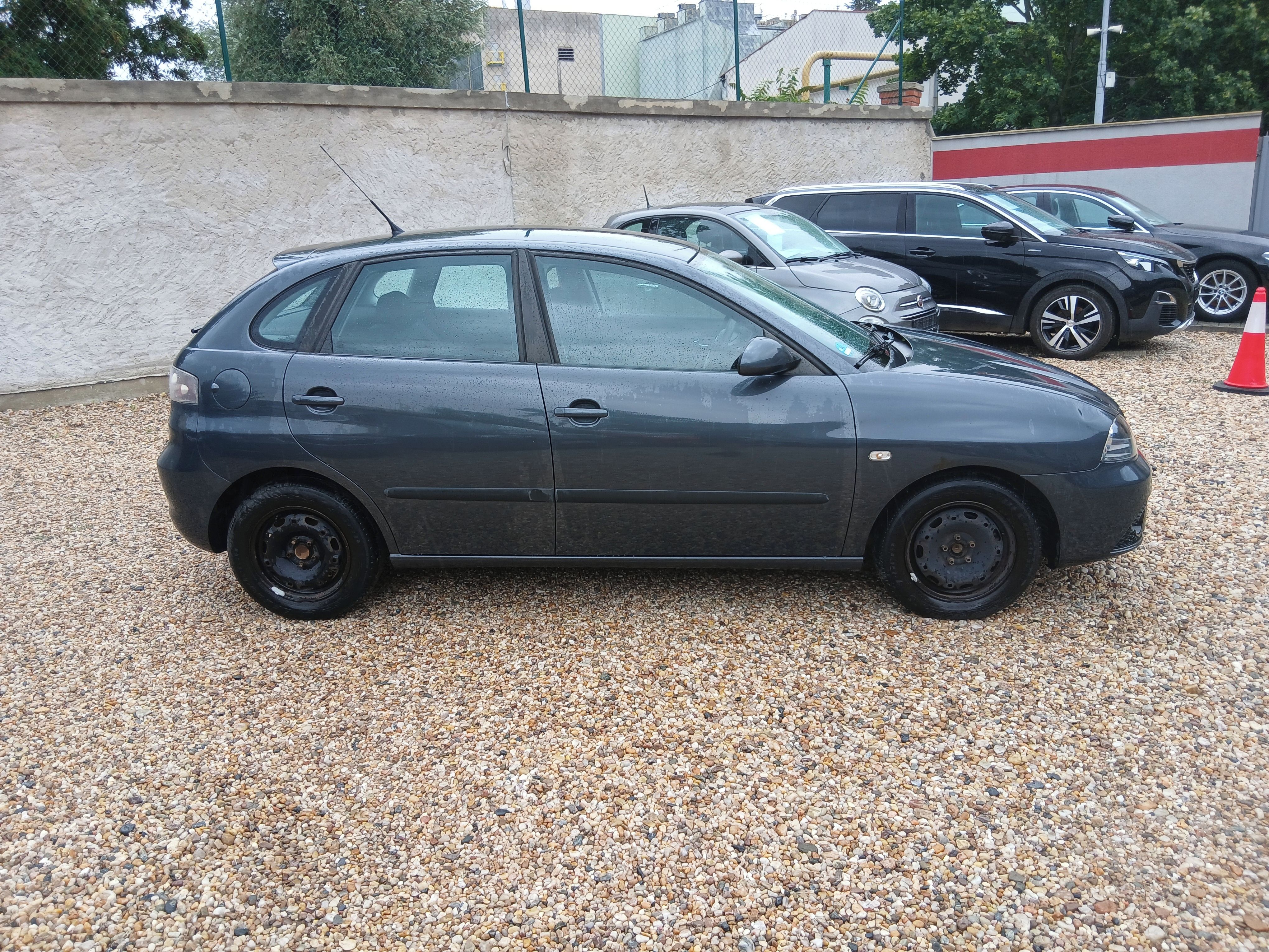 Seat Ibiza, 1.2i 51KW Klima + Zimní kola - fotka 4