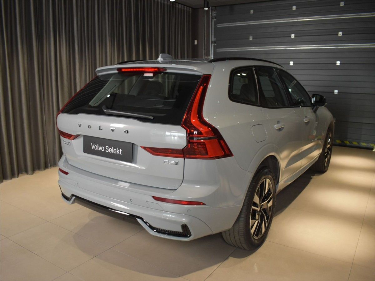 Volvo XC60, 2,0 B5 AWD PLUS BLIS,Bezklíč - fotka 4