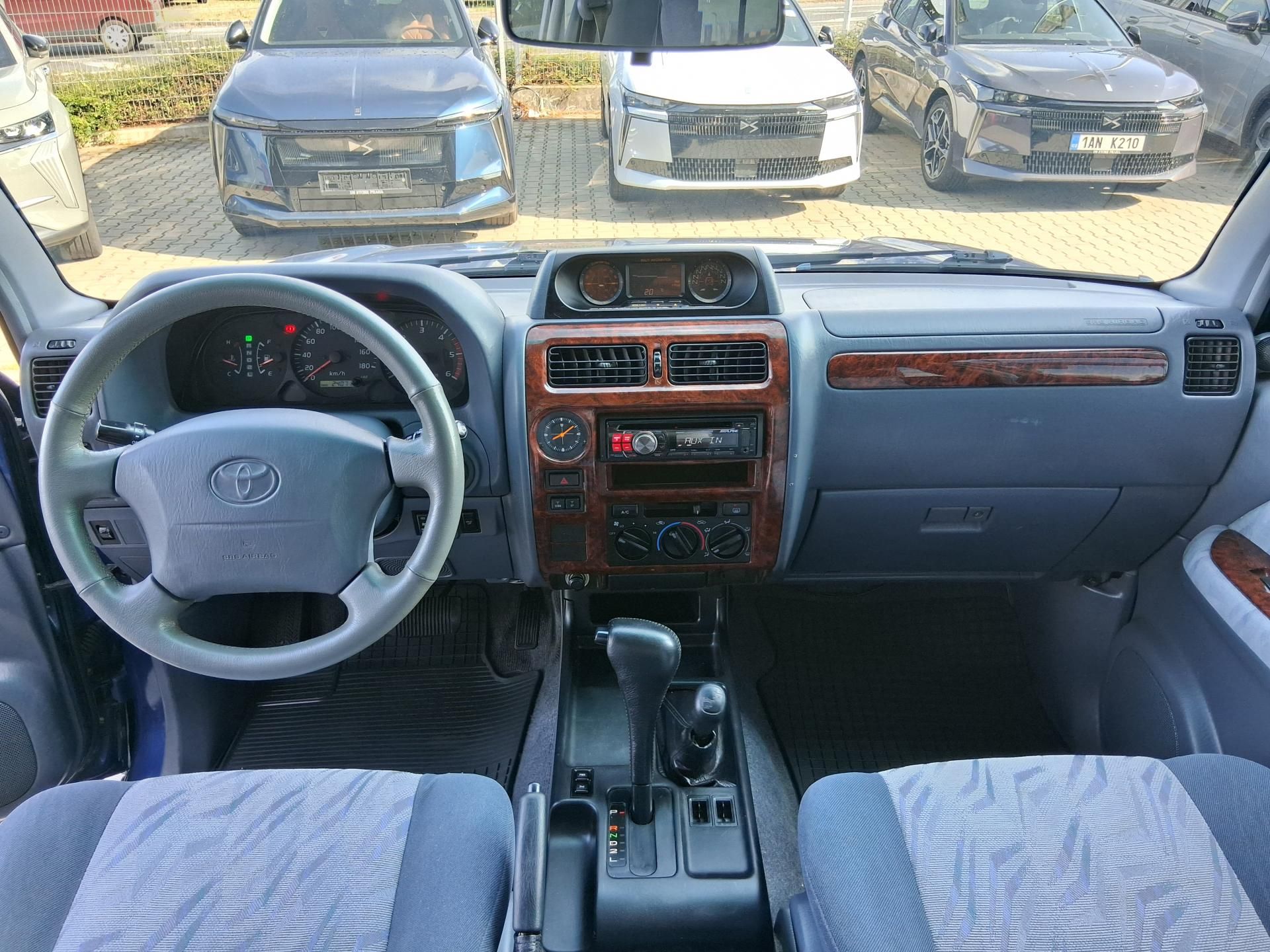 Toyota Land Cruiser, 3.0 TD GX 4x4 92 kW - fotka 2