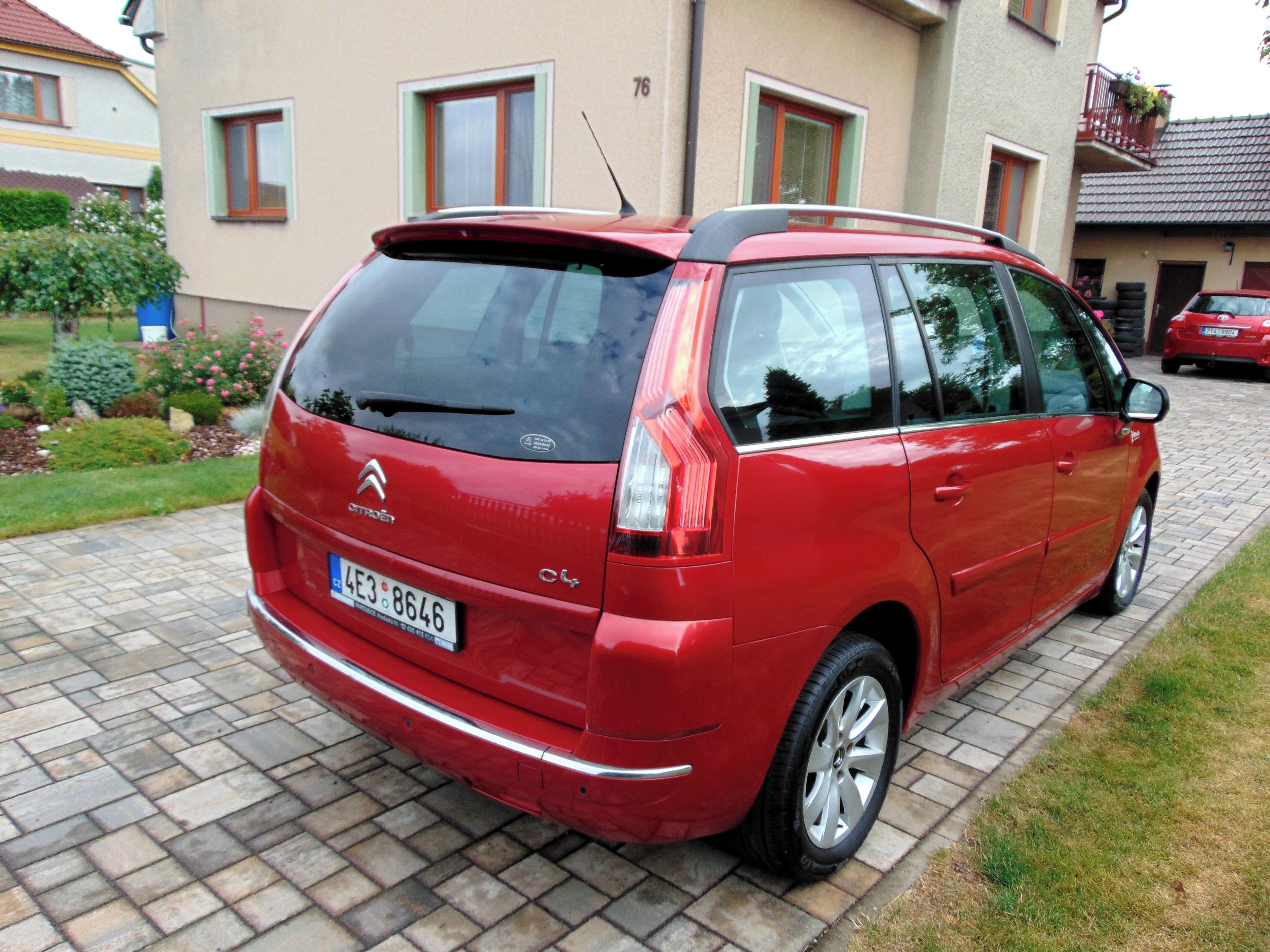 Citroën C4 Picasso, 1.6 HDI 82KW AUTOM.,ČR,1.MAJ. - fotka 5