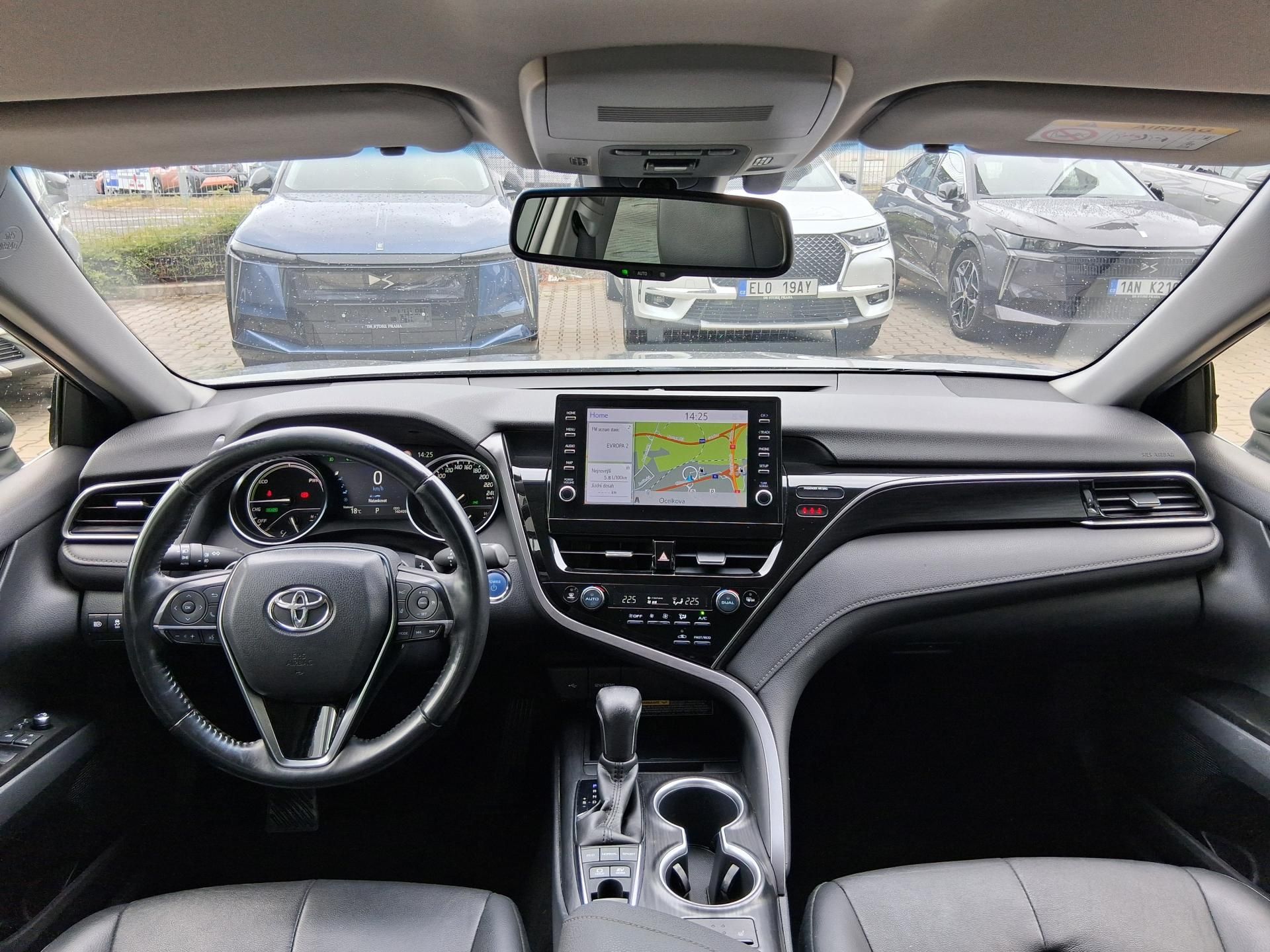 Toyota Camry, EXECUTIVE 2.5 Hyb. 160kW - fotka 2