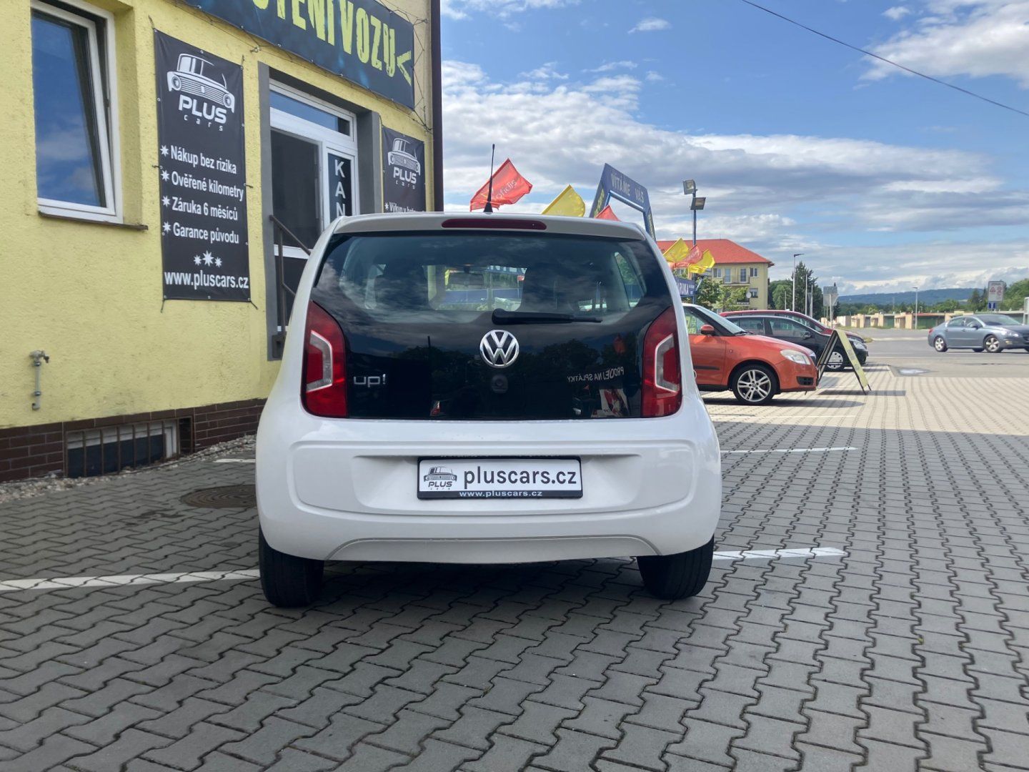 Volkswagen Up!, 1,0MPi (44kW)*KLIMATIZACE* - fotka 4