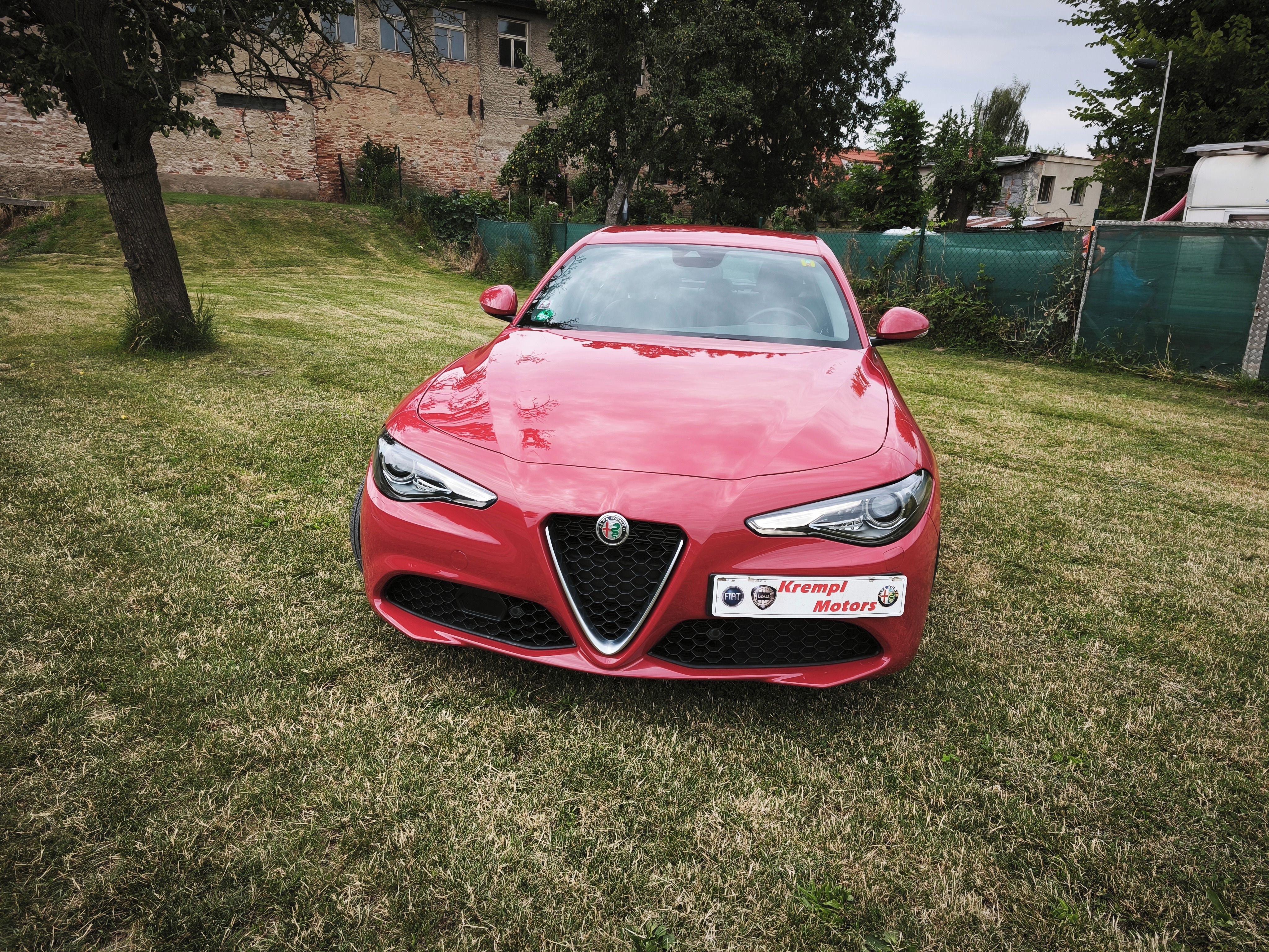 Alfa Romeo Giulia, 2,0TB TI - fotka 3