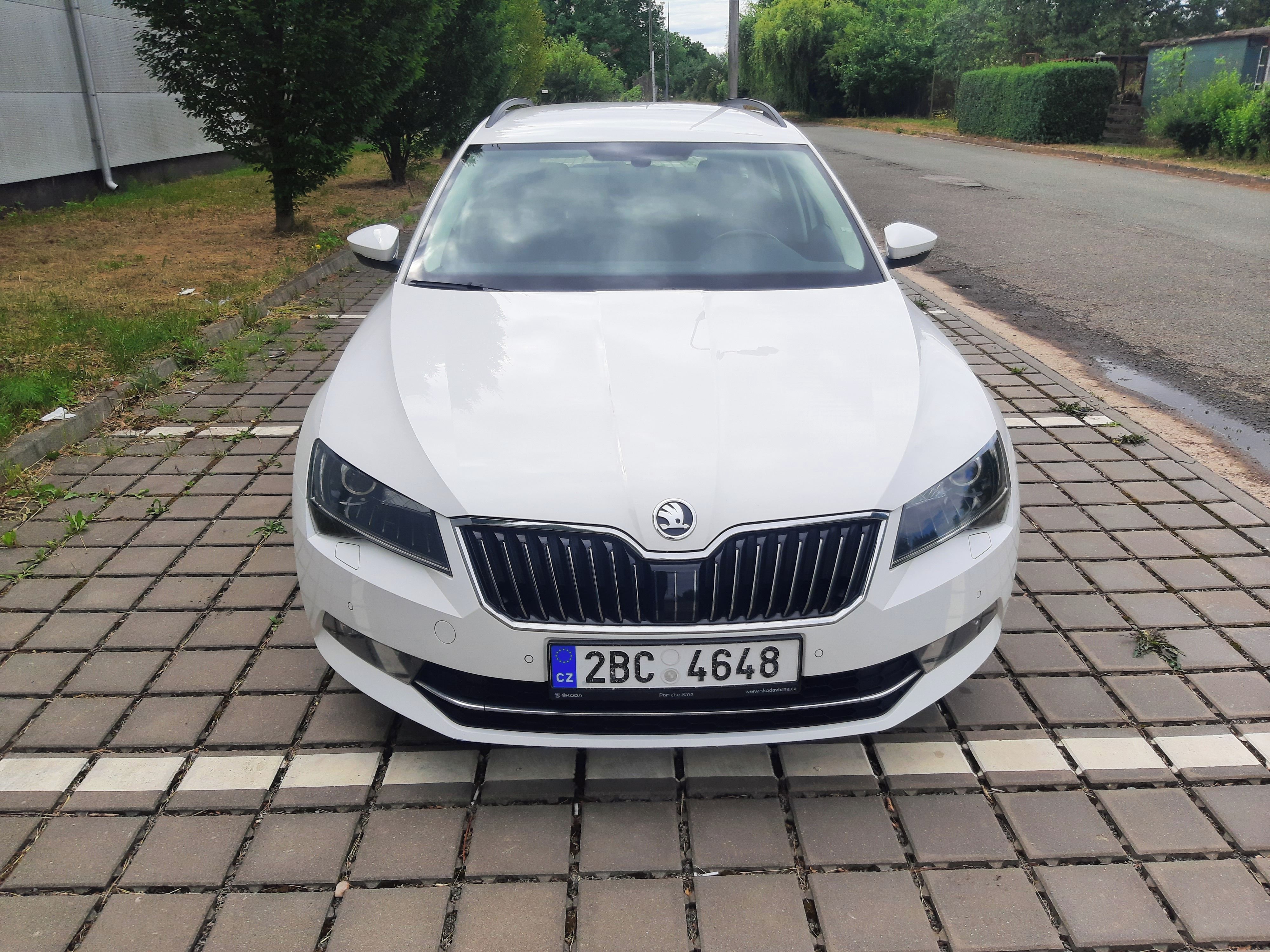Škoda Superb, 2.0TDI 140KW,4x4,DSG,NOVÉ V ČR - fotka 5