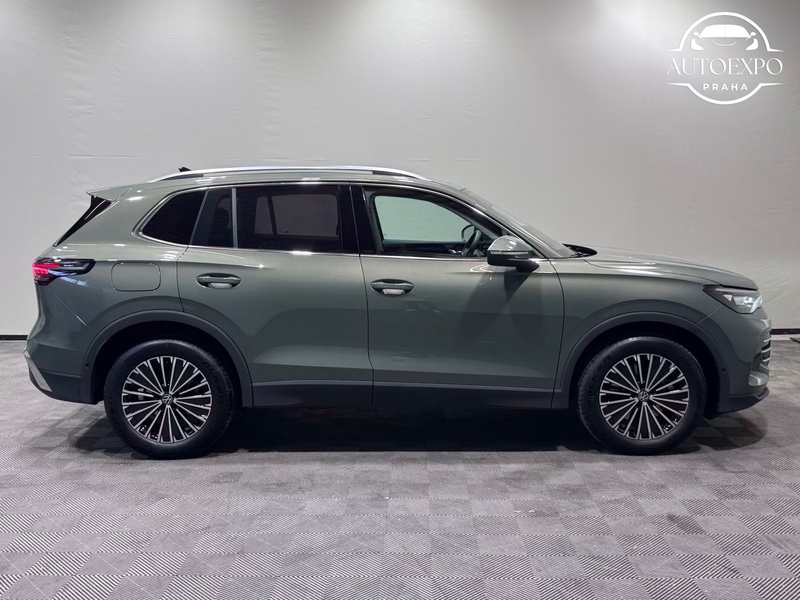 Volkswagen Tiguan, Elegance 2.0 TDI DSG - fotka 4