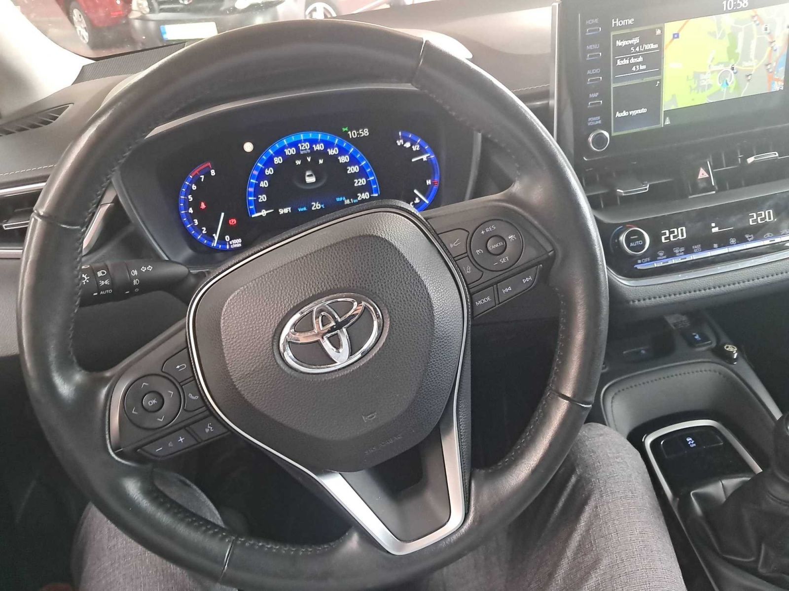 Toyota Corolla, 1.6 Valvematic, Serv.kniha - fotka 3