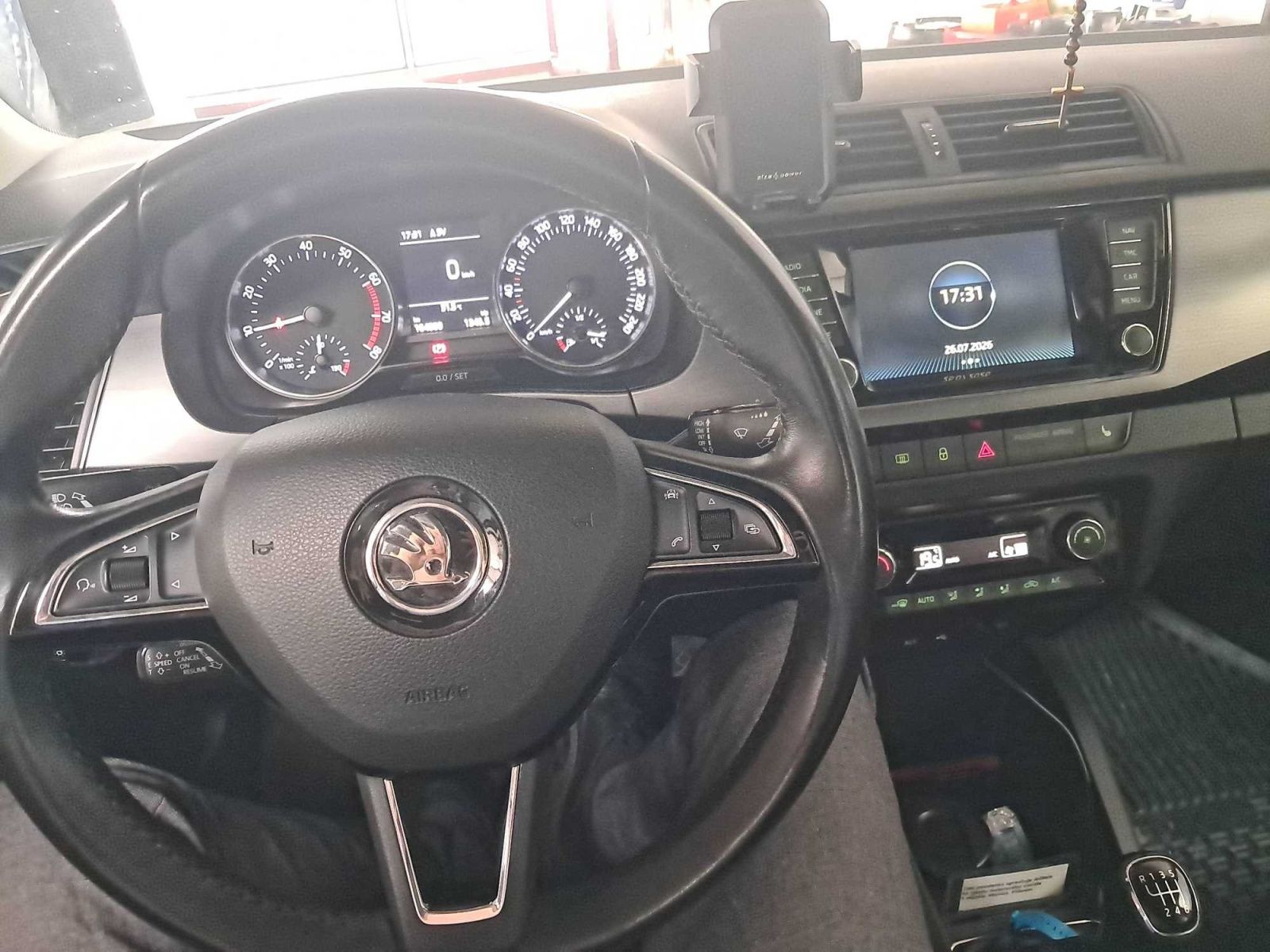Škoda Fabia, 1.0 TSI, Navi - fotka 3