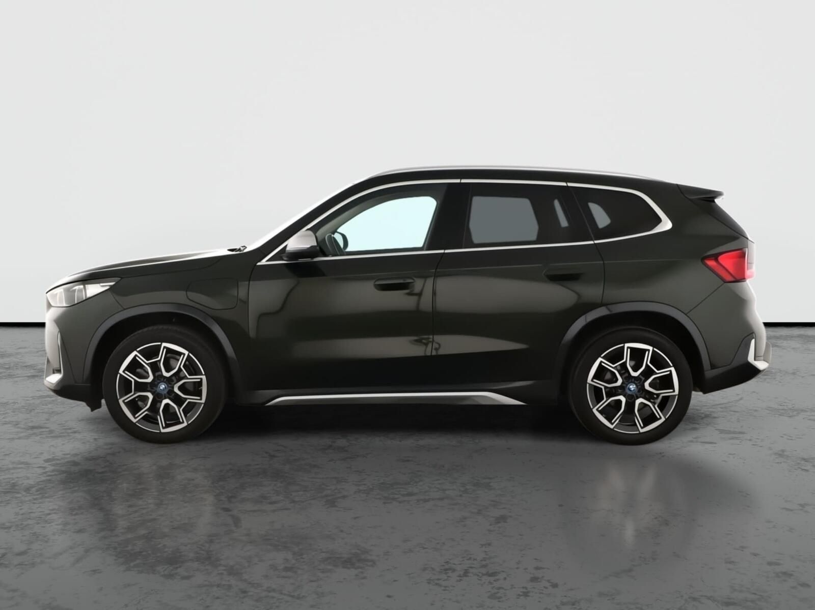 BMW X1, xDrive30e - fotka 3