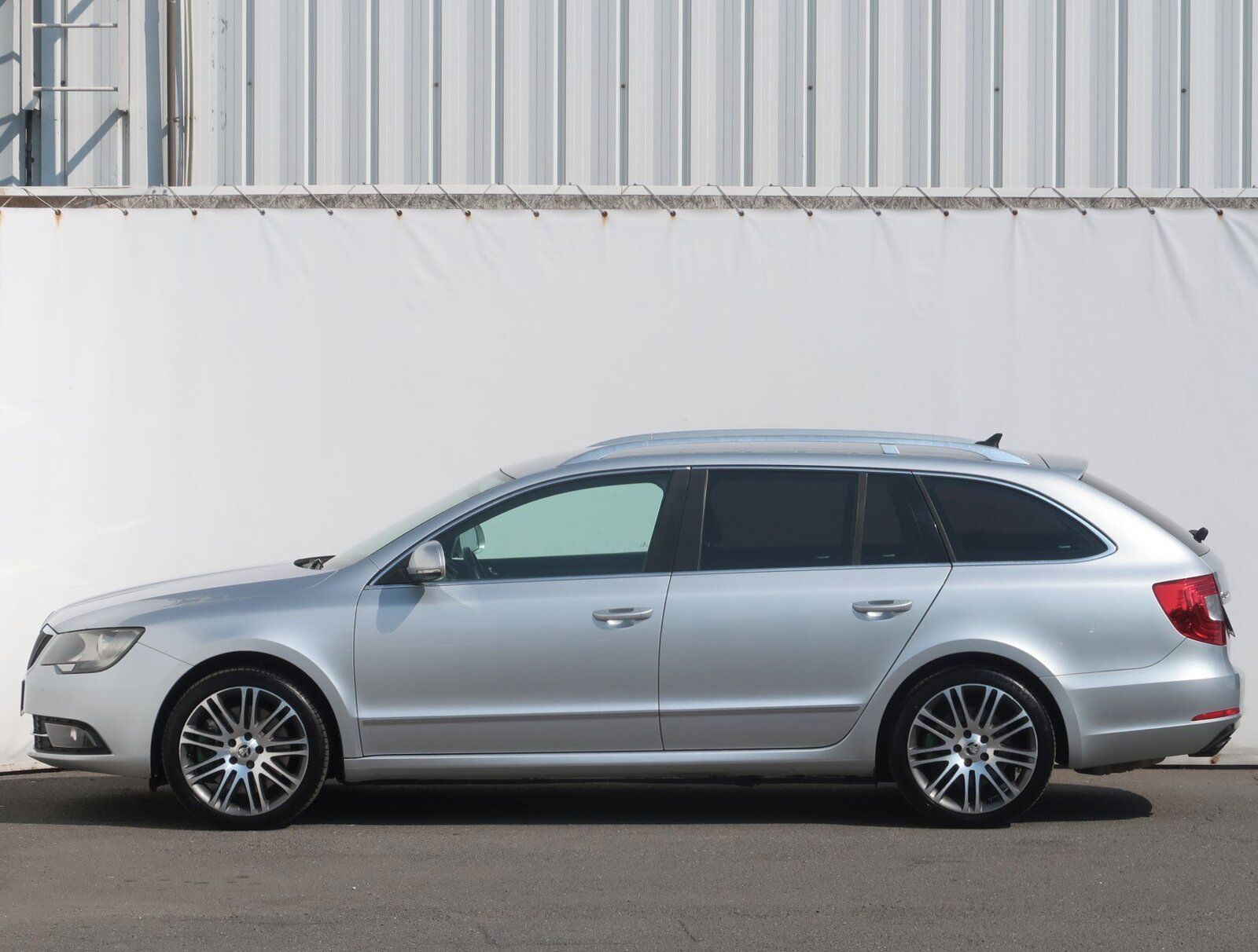 Škoda Superb, 3.6 FSI V6, Elegance, 4X4 - fotka 3