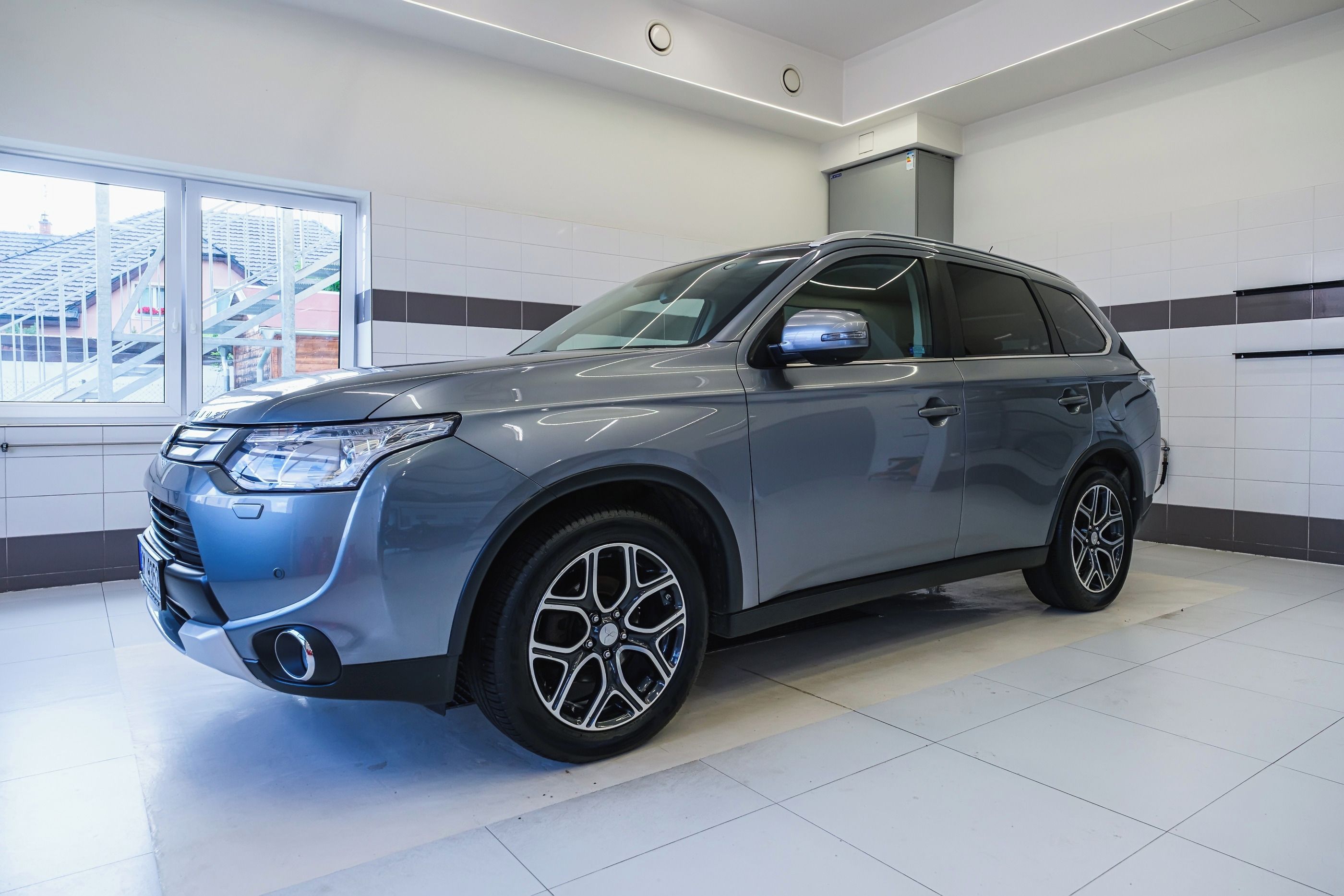 Mitsubishi Outlander, 2.2DI-D 110kW AT 4X4 7.MÍST - fotka 3